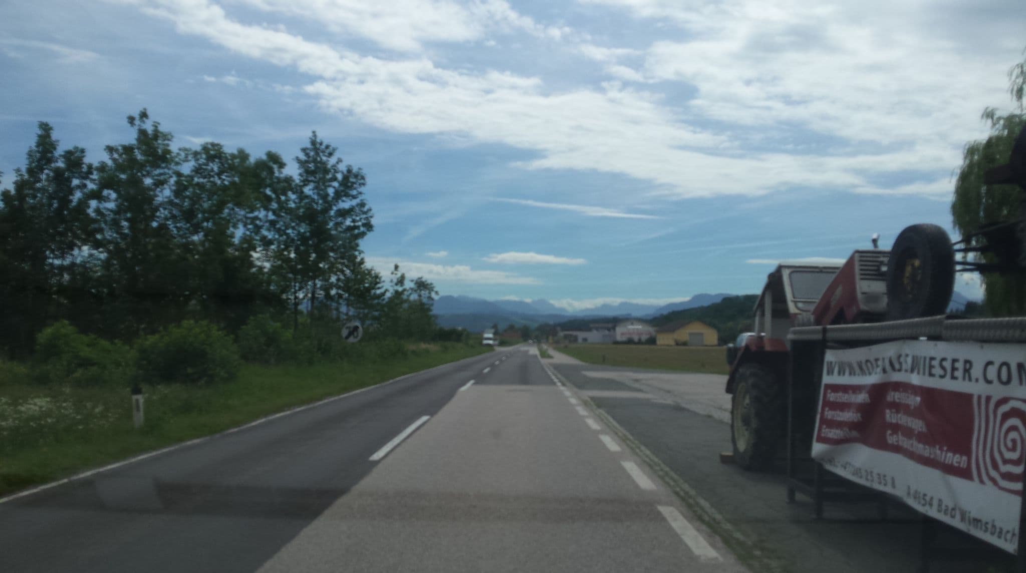 Street view near Gasthaus Alpenblick, Vorchdorf — © stefan147 (CC BY-SA · Mapillary)