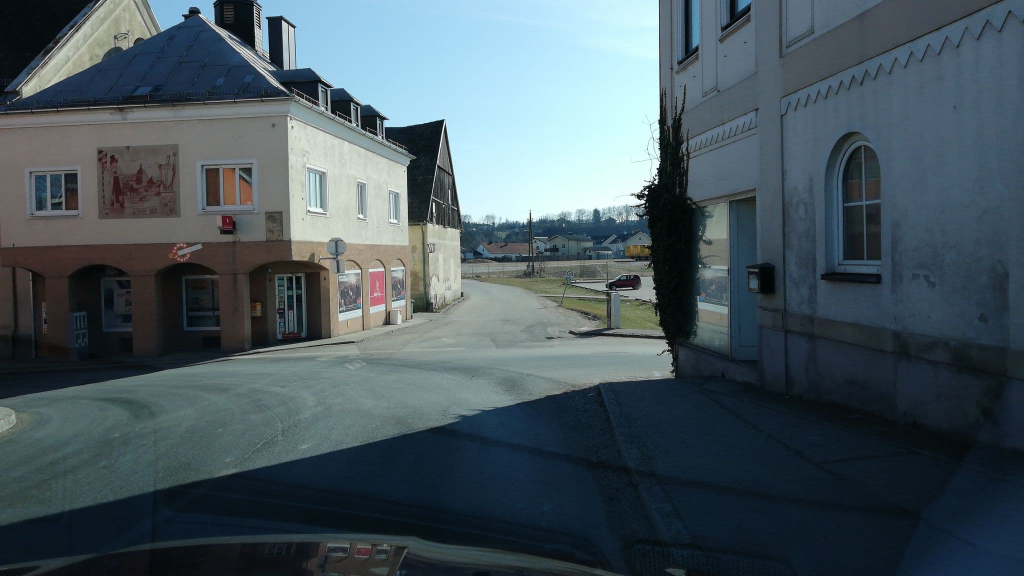 Street view near Gasthof z Schwan, Stadl-Traun — © gzin (CC BY-SA · Mapillary)