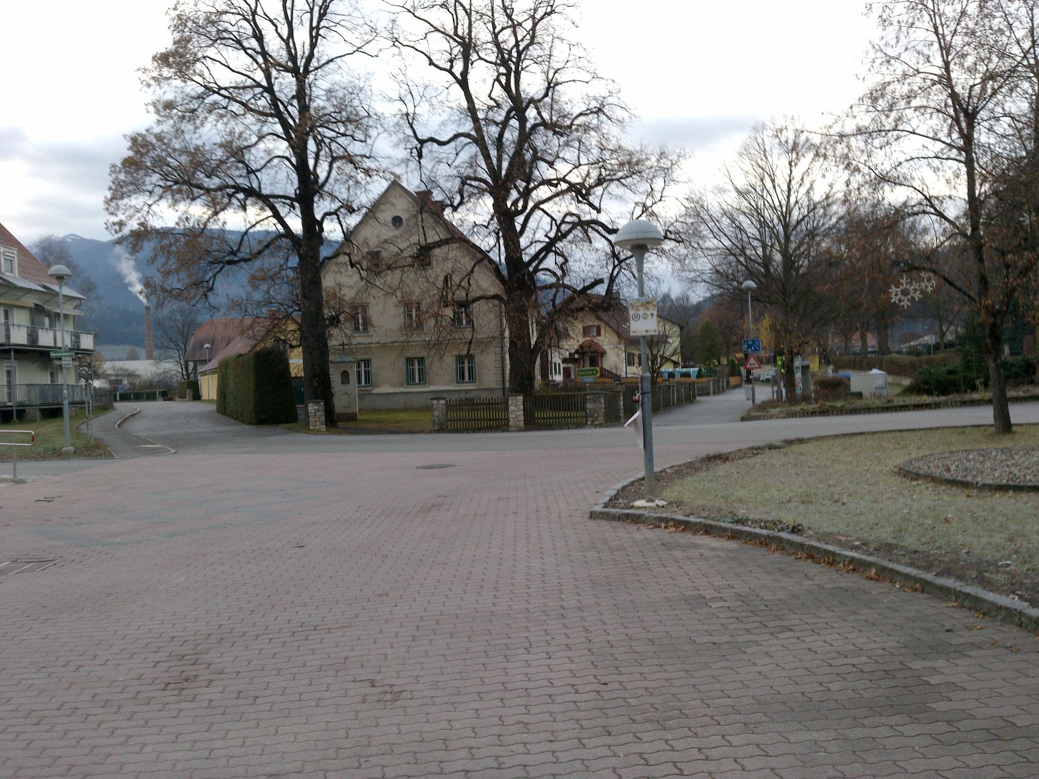 Street view near Salzstiegelhaus, Weißkirchen in Steiermark — © deleted_user (CC BY-SA · Mapillary)