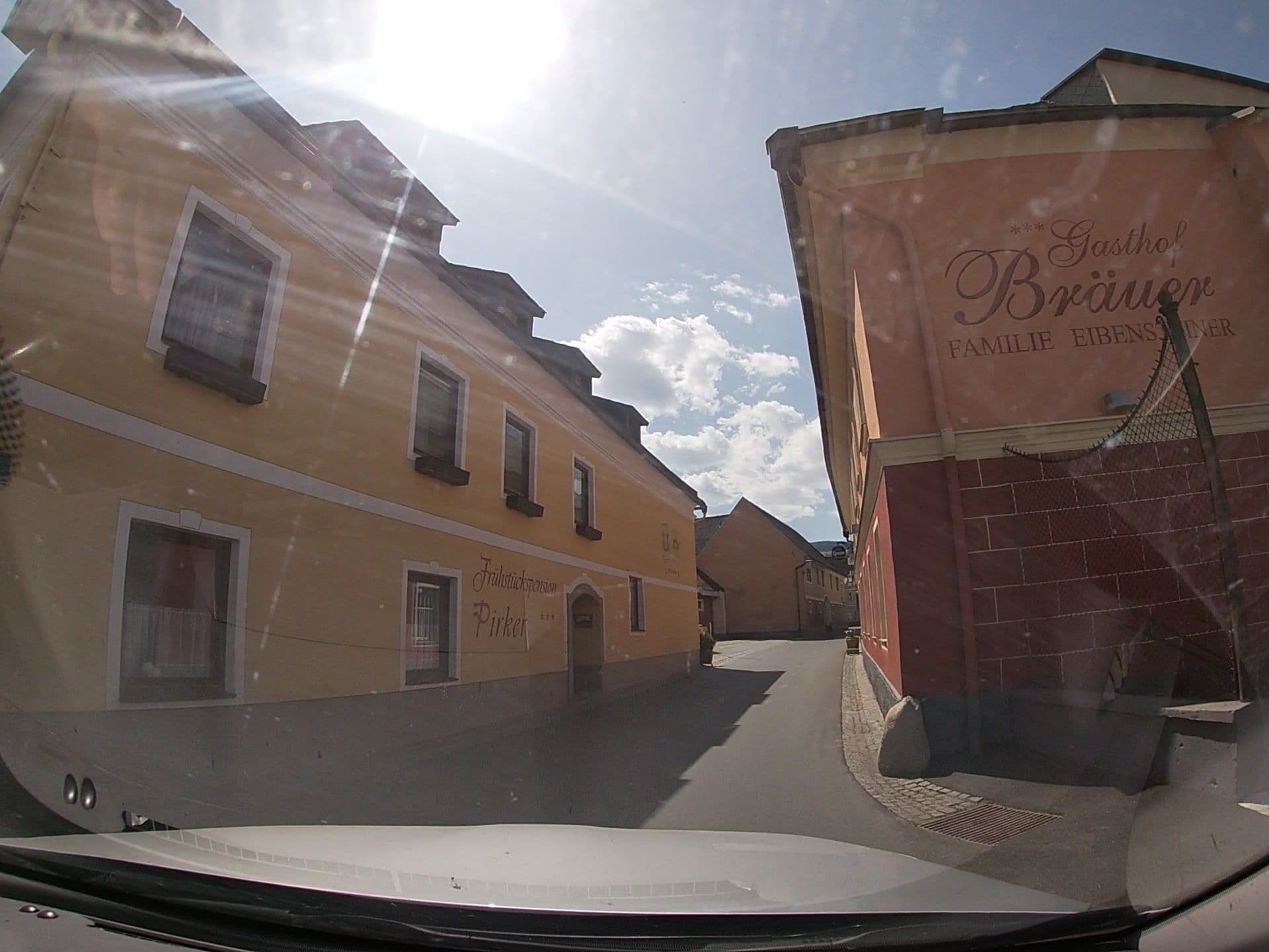 Street view near Joachim Eibensteiner, Weißkirchen in Steiermark — © vplus (CC BY-SA · Mapillary)