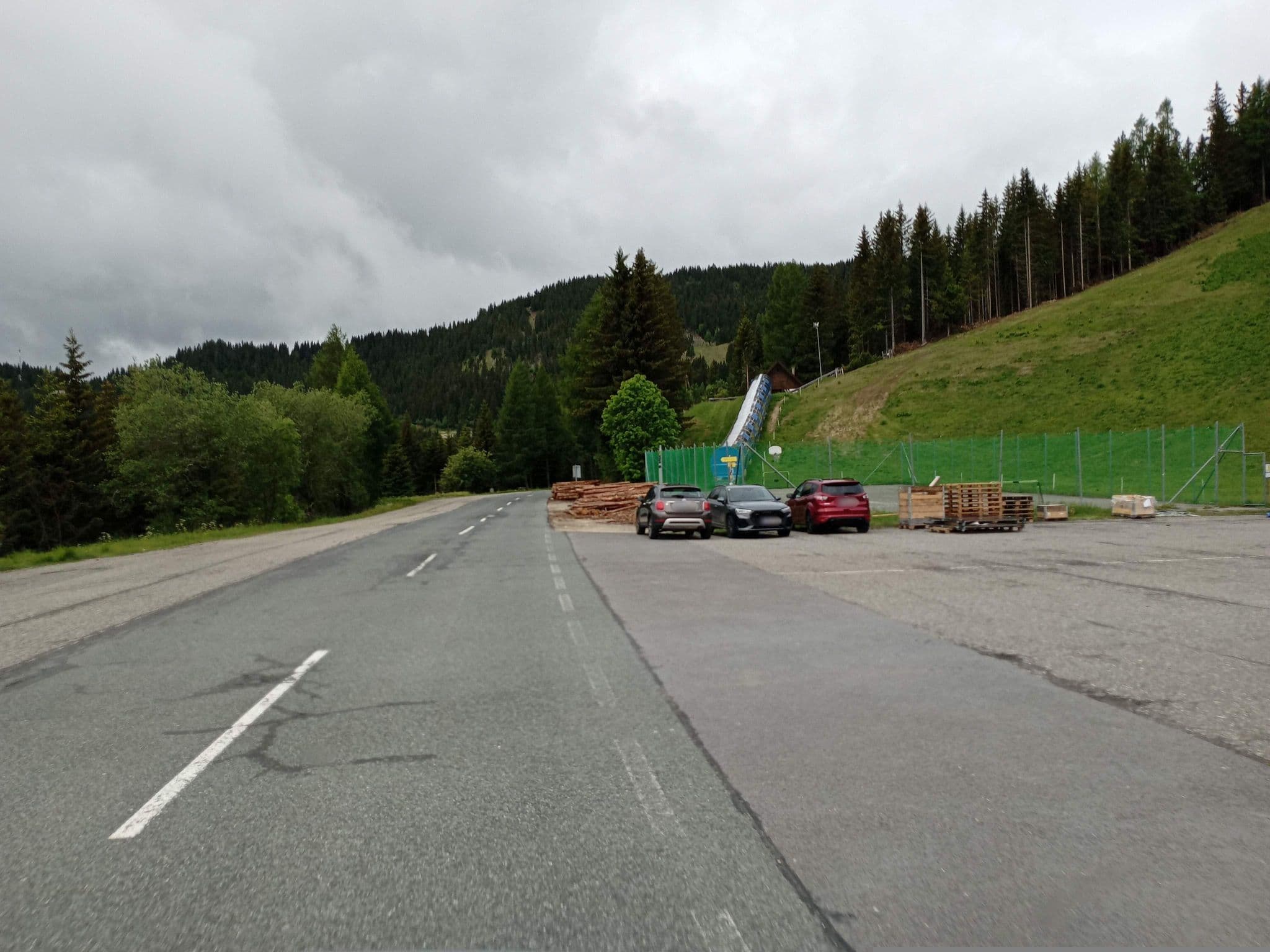 Street view near Almhüttendorf Klippitztörl GmbH & Co, Bad Sankt Leonhard im Lavanttal — © atze02 (CC BY-SA · Mapillary)