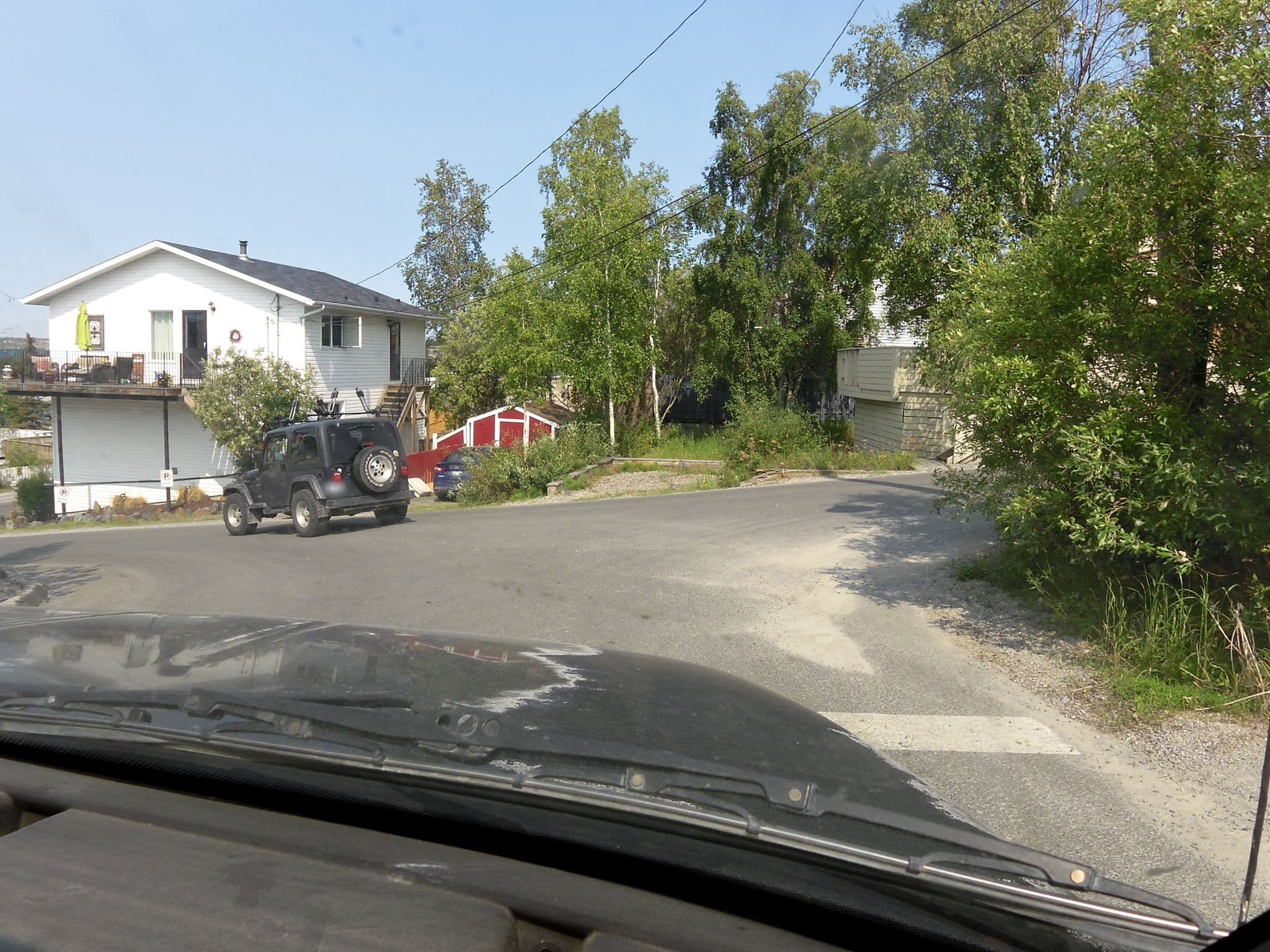 Street view near Amazing Aurora B&B, Yellowknife — © alexthepuffin (CC BY-SA · Mapillary)