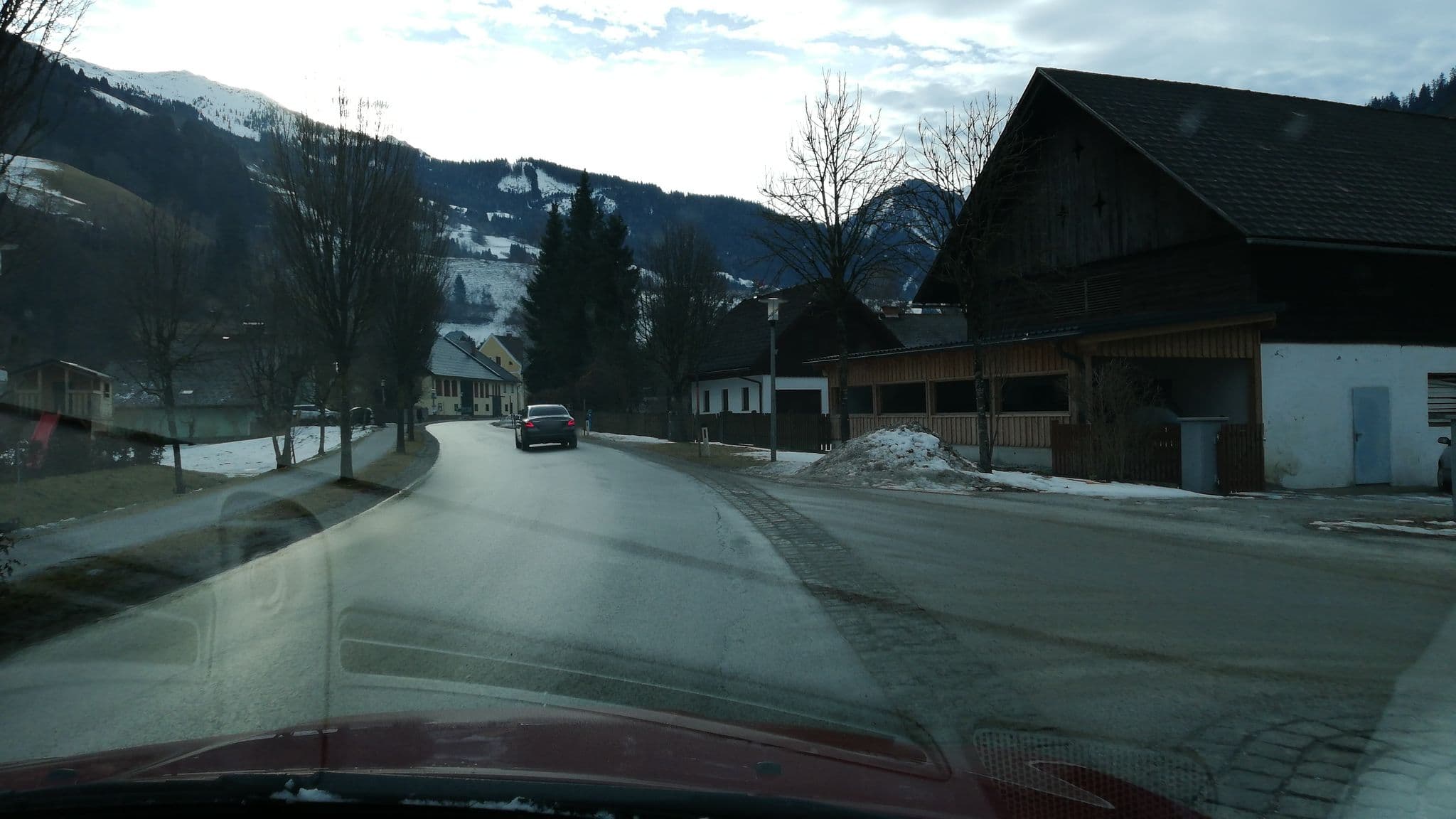 Street view near Berghof Riesneralm, Falkenburg — © gzin (CC BY-SA · Mapillary)
