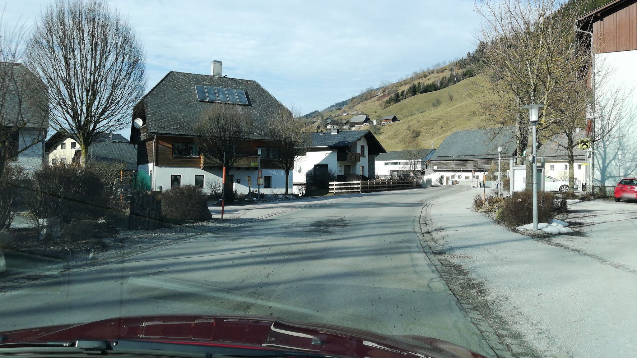 Street view near Tourismusverband Bergregion Grimming, Falkenburg — © gzin (CC BY-SA · Mapillary)
