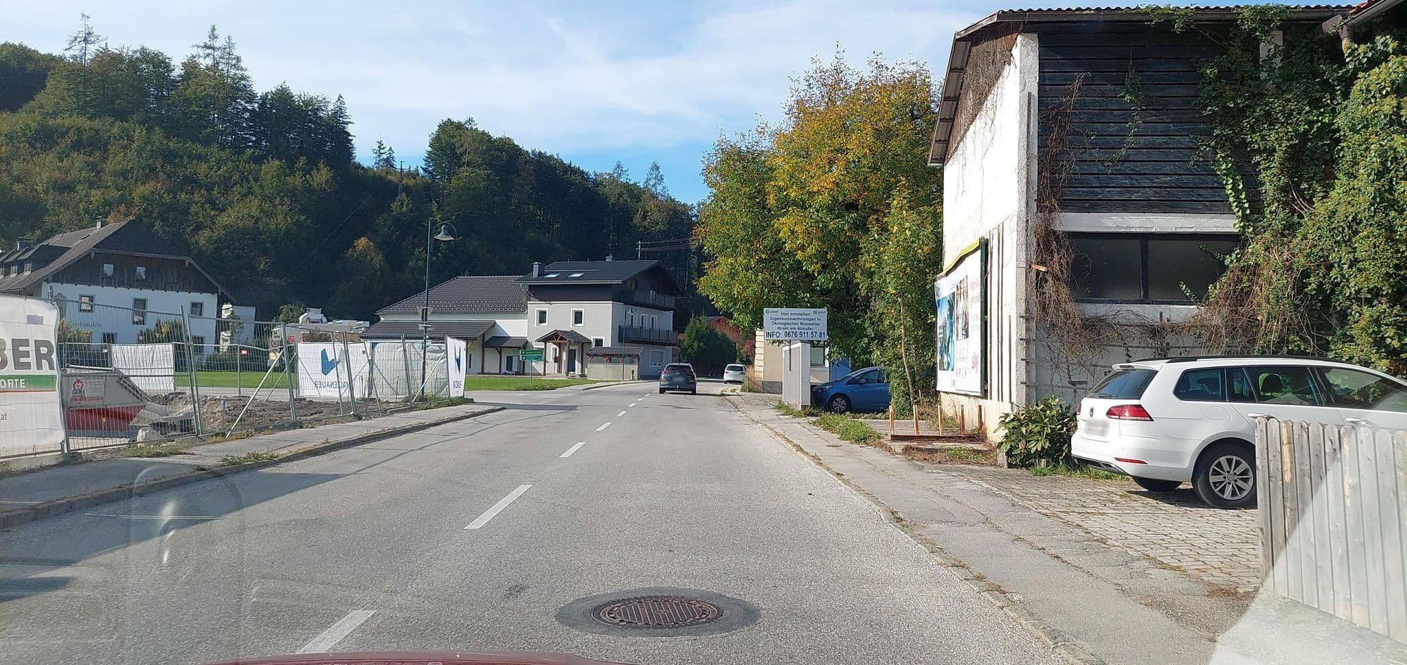 Street view near Alpenpension Birkenhof, Grünau im Almtal — © gzin (CC BY-SA · Mapillary)