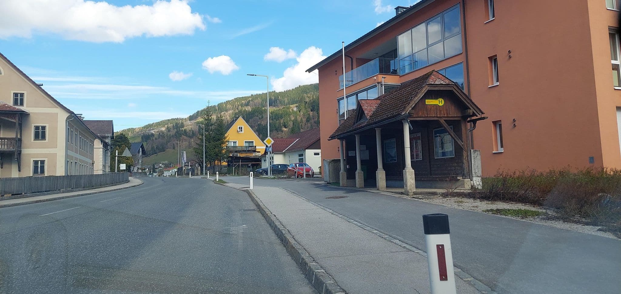 Street view near Ferienhof Grubbach, Fam Buchberger, Spital am Pyhrn — © gzin (CC BY-SA · Mapillary)