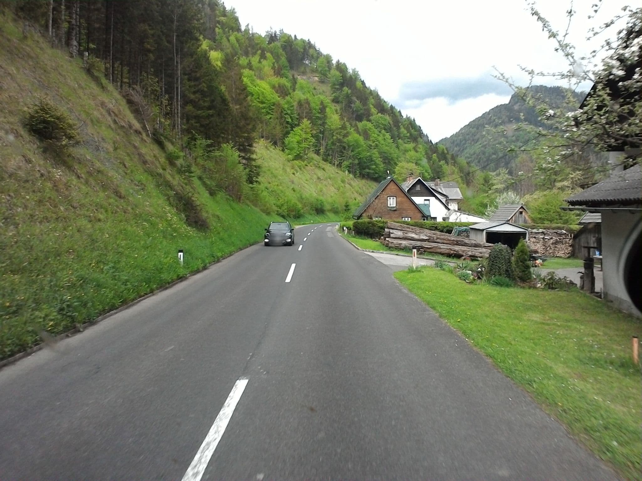 Street view near Schüttbauern-Alm, Schoiswohl, Hall bei Admont — © mprins (CC BY-SA · Mapillary)