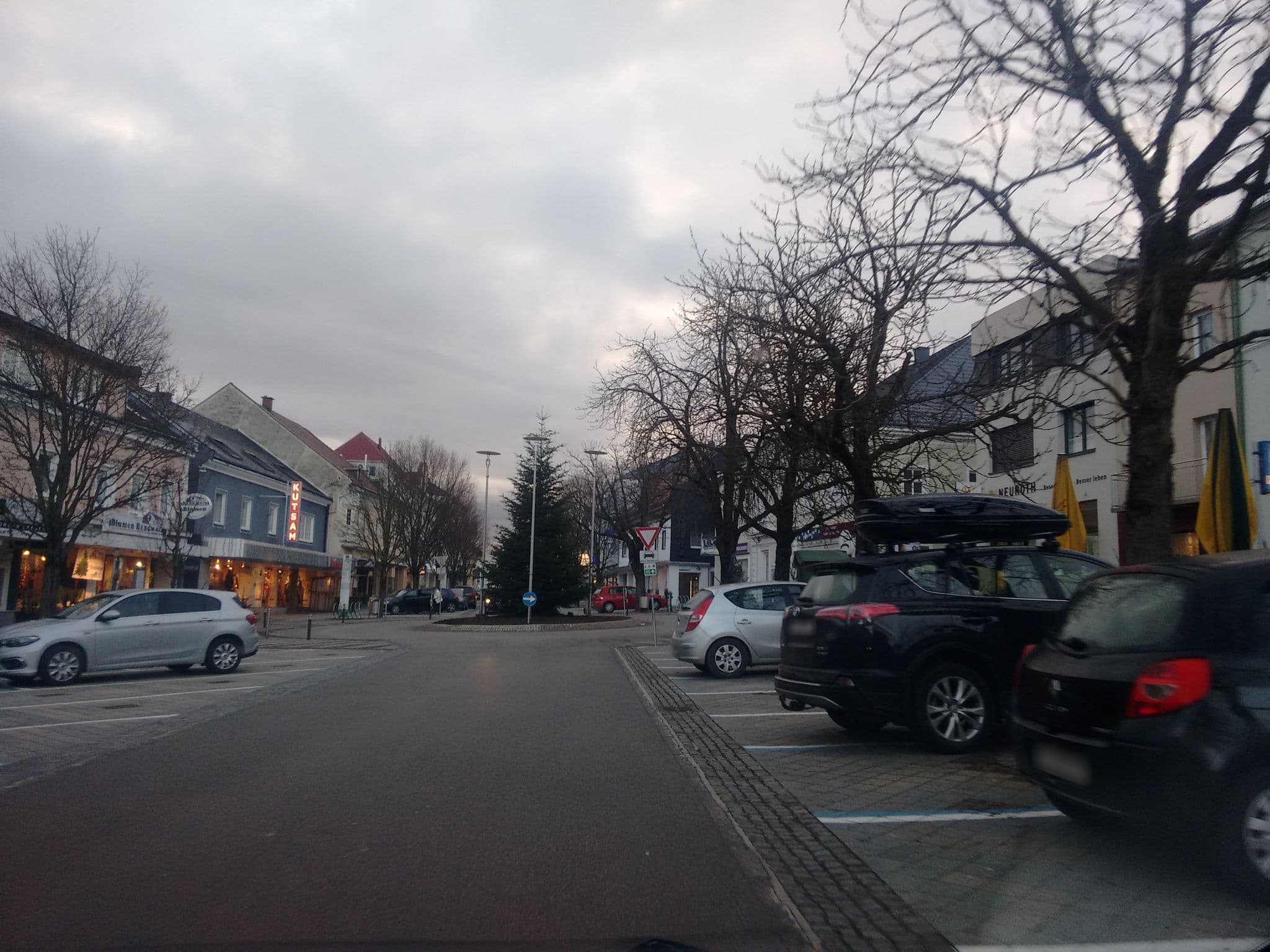 Street view near Hotel-Pension Sommer, Bad Hall — © gzin (CC BY-SA · Mapillary)