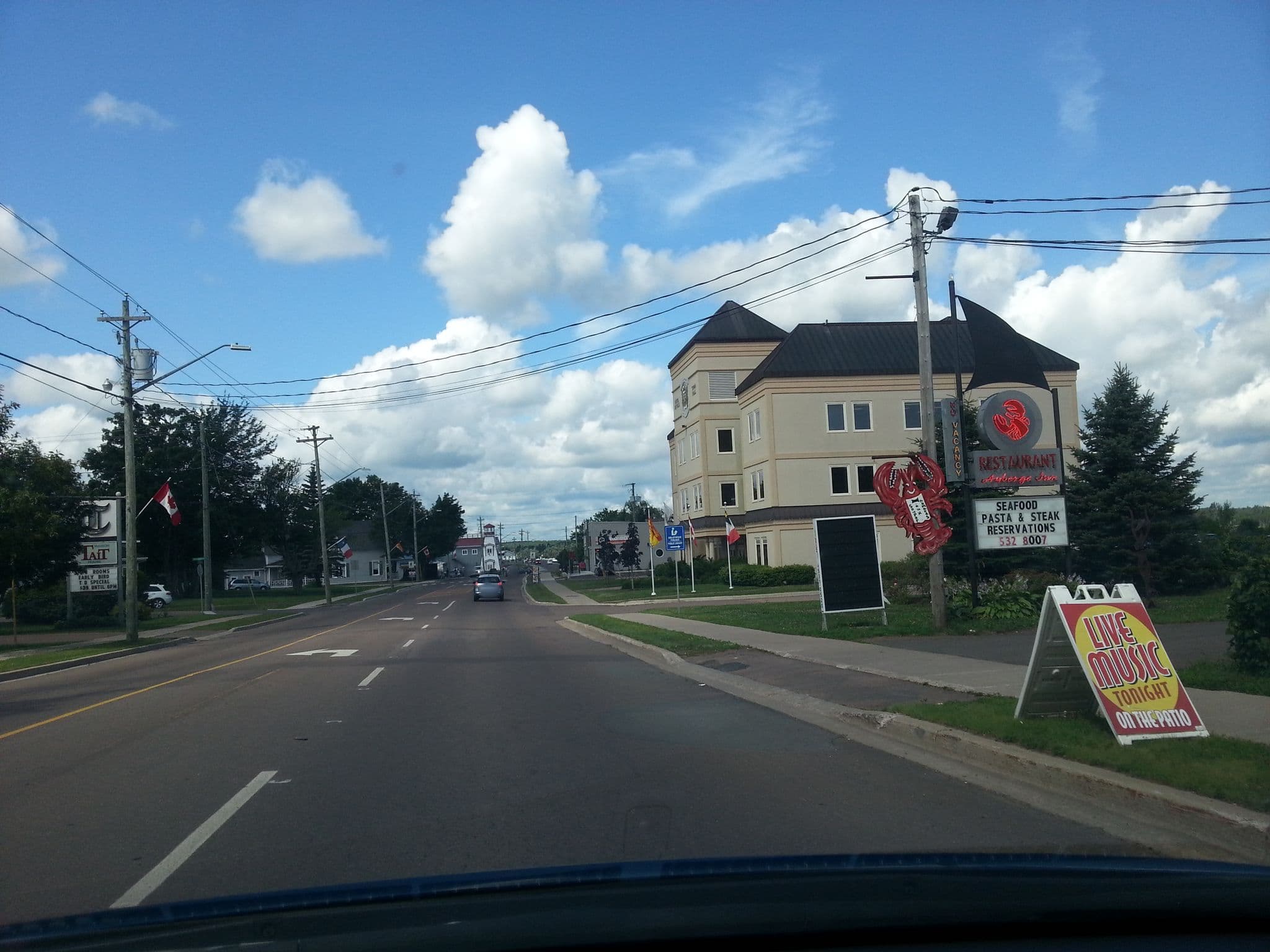 Street view near Auberge Inn Thyme, Shediac — © thelogicalviolinist (CC BY-SA · Mapillary)