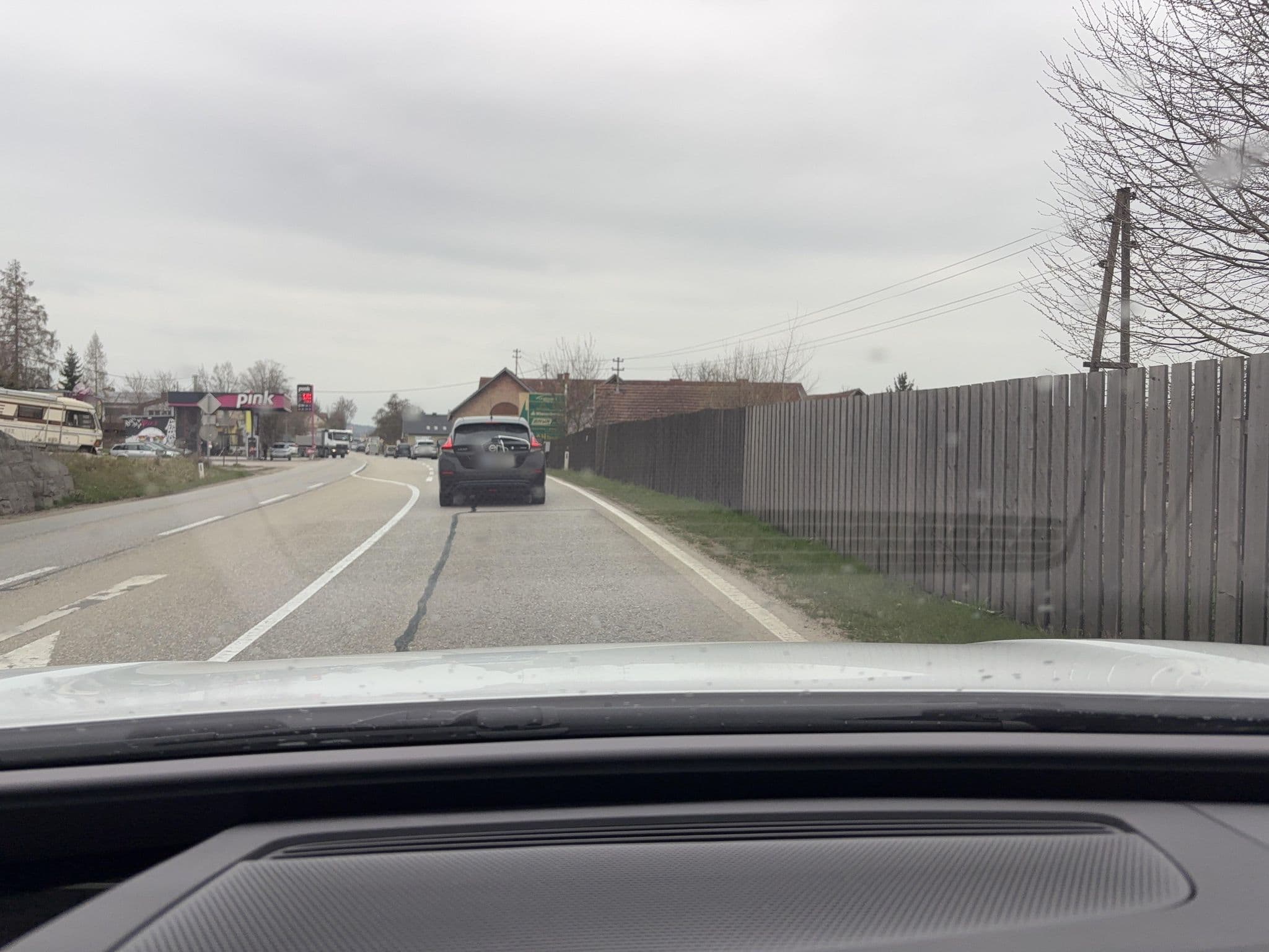 Street view near Theresienhof Inh Theresia Riegl, Wallern an der Trattnach — © berndschiller (CC BY-SA · Mapillary)