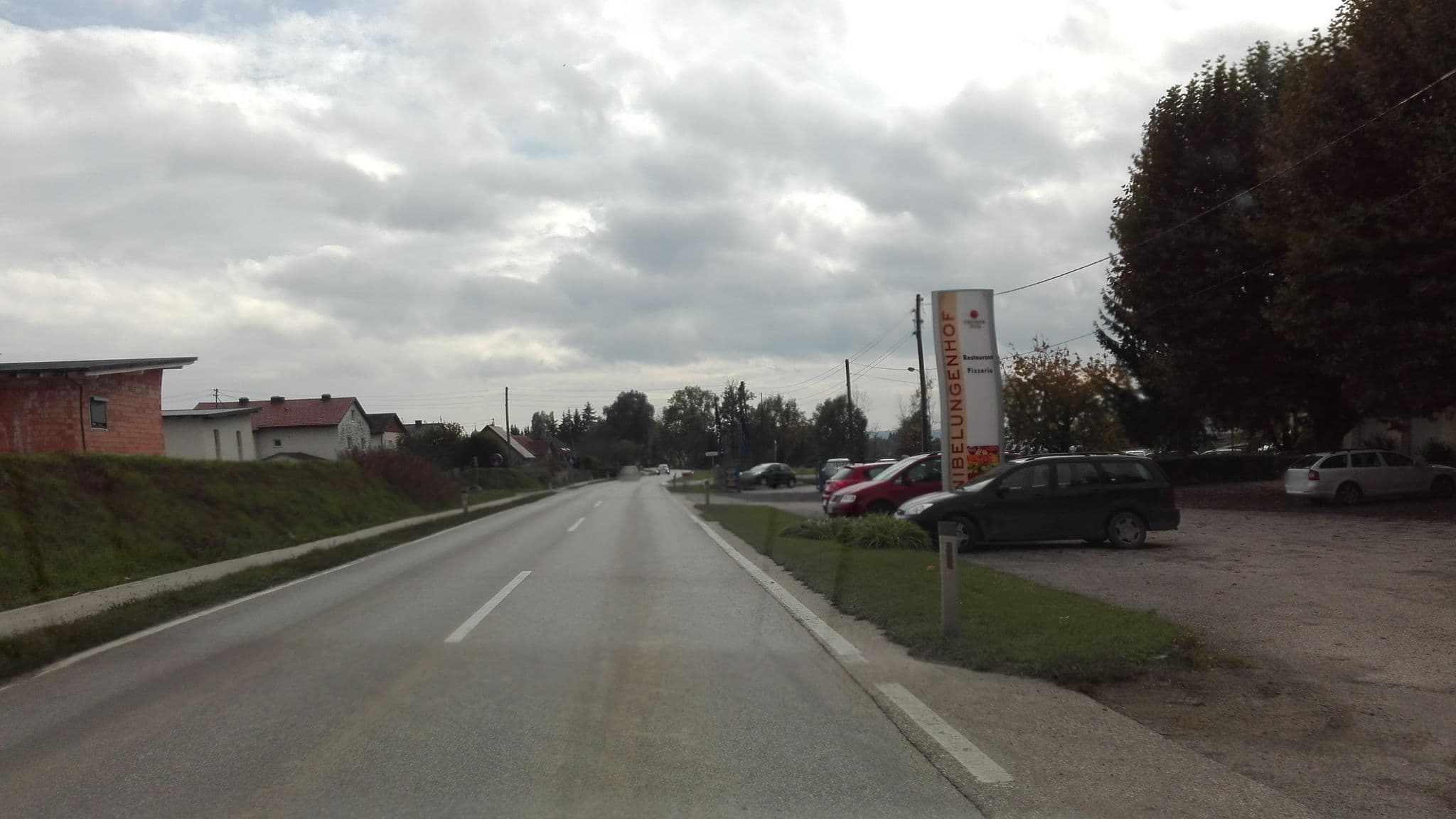 Street view near Nibelungenhof Restaurant-Steak's-Burger, Eferding — © suriv (CC BY-SA · Mapillary)