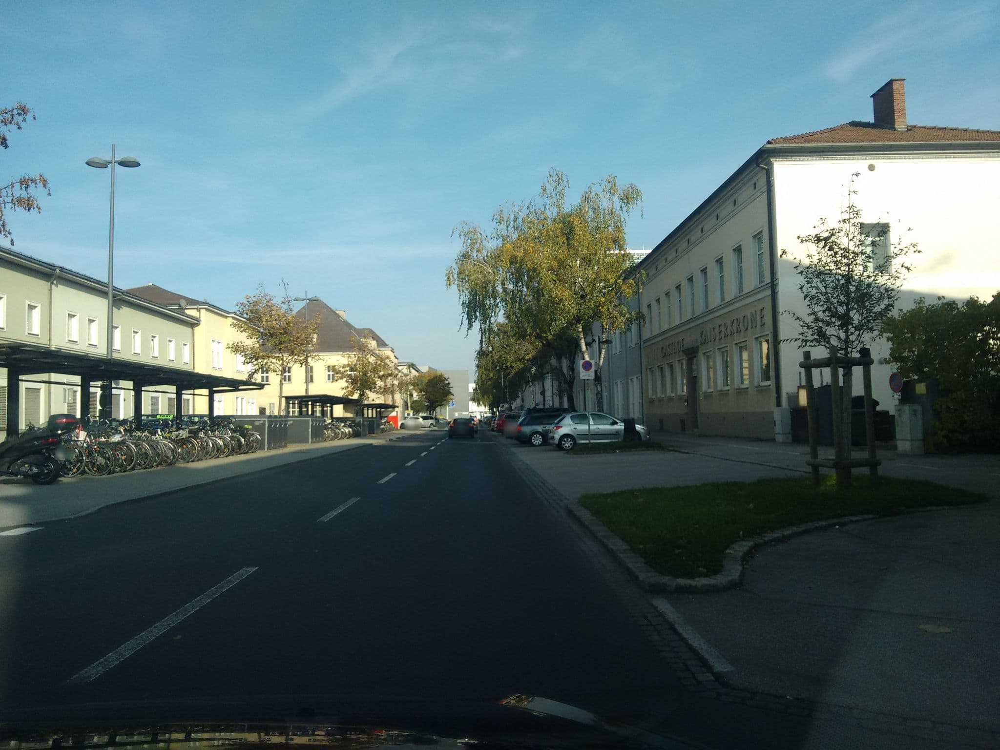 Street view near Kaiserkrone, Wels — © gzin (CC BY-SA · Mapillary)