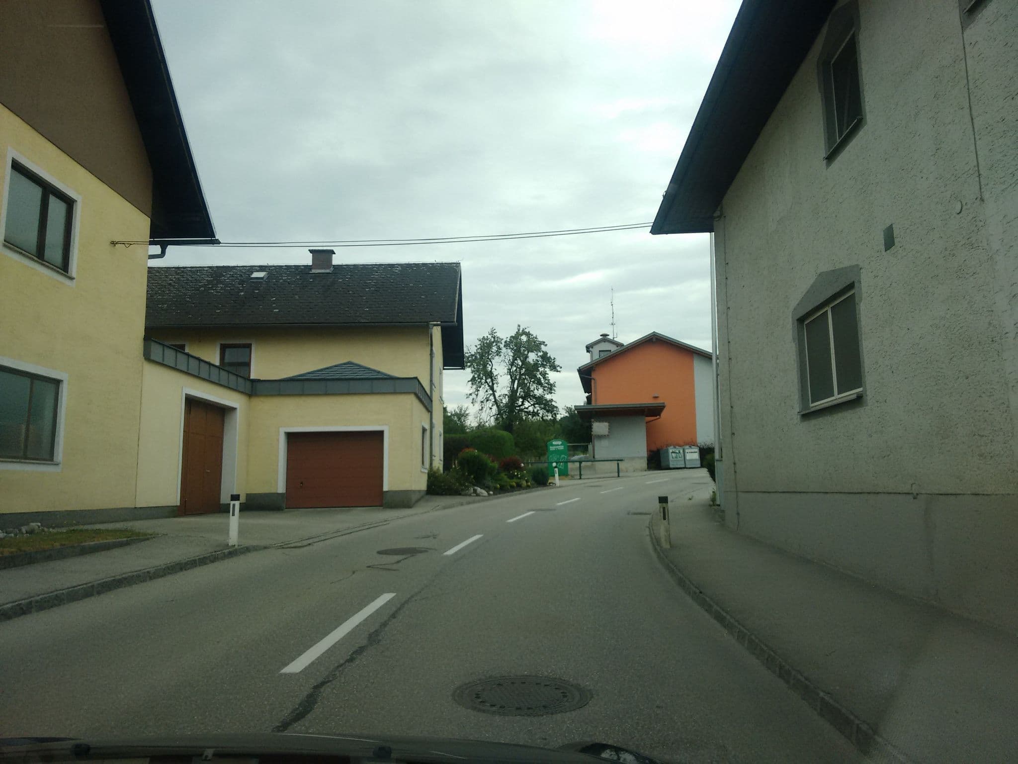 Street view near Landhotel Auerhahn, Bad Schallerbach — © gzin (CC BY-SA · Mapillary)