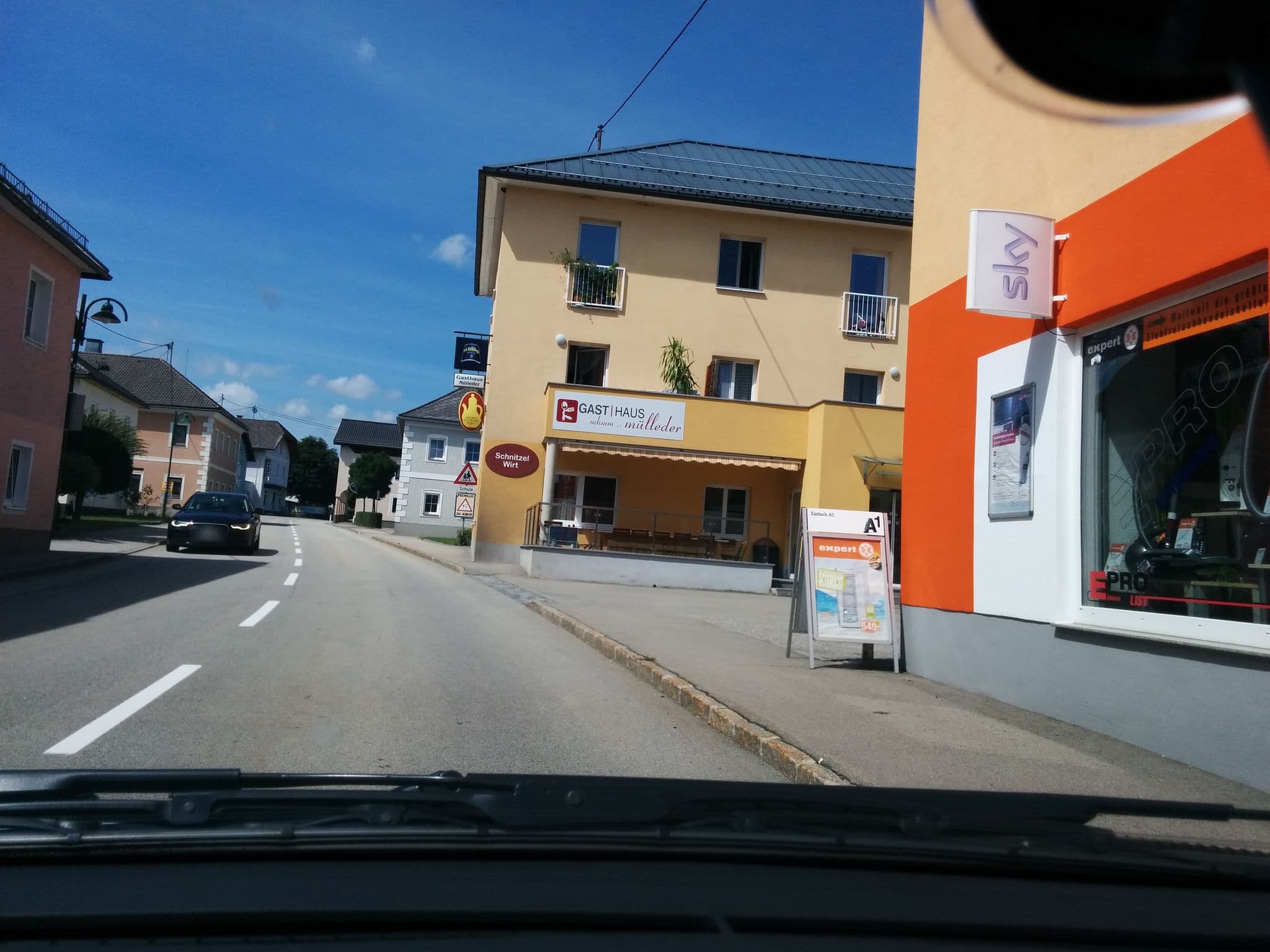 Street view near Hotel Zum Passauer Richter, Ulrichsberg — © di0v0n (CC BY-SA · Mapillary)