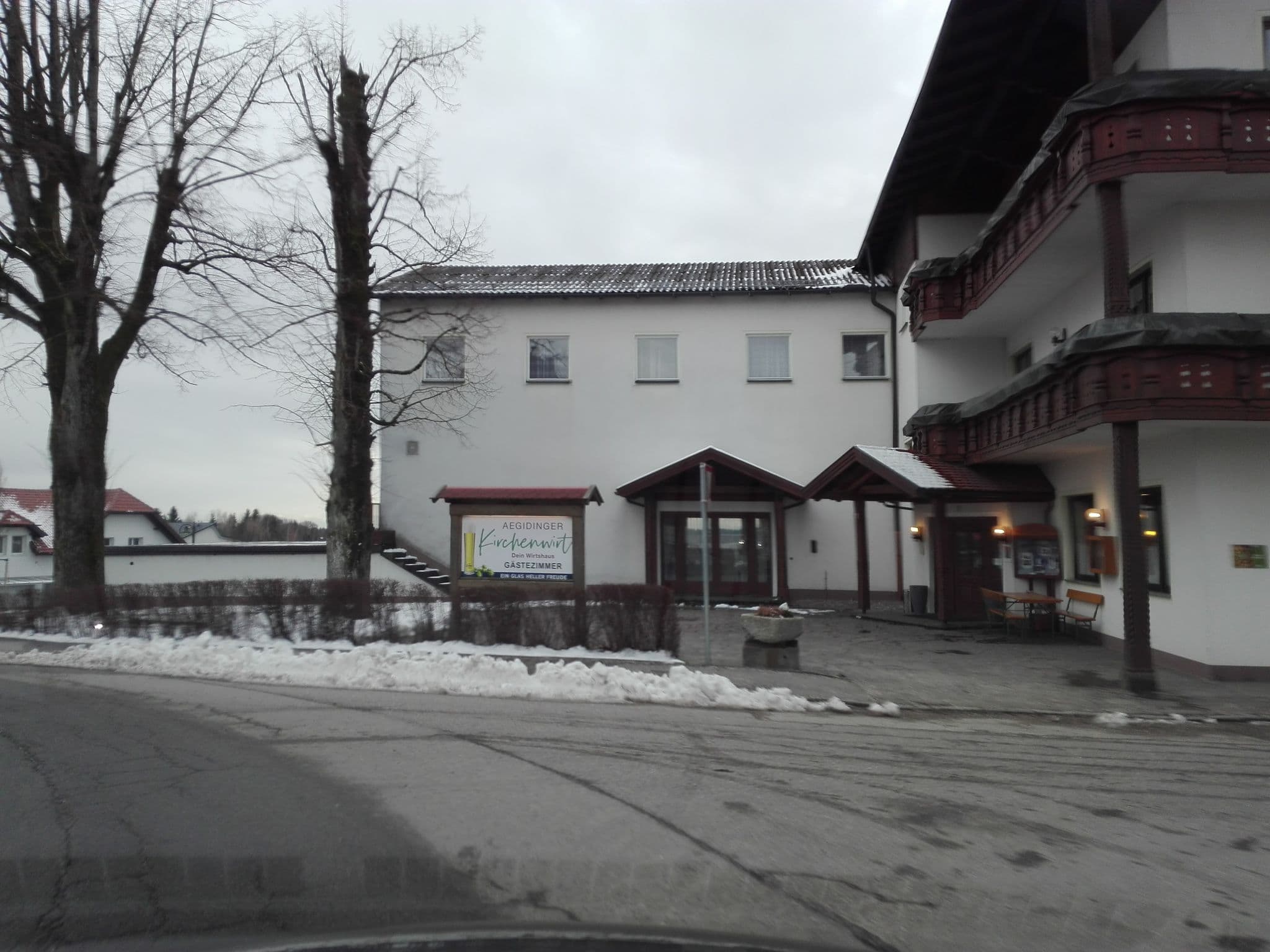 Street view near Gasthaus Kirchenwirt Catering - Fremdenzimmer, Natternbach — © suriv (CC BY-SA · Mapillary)