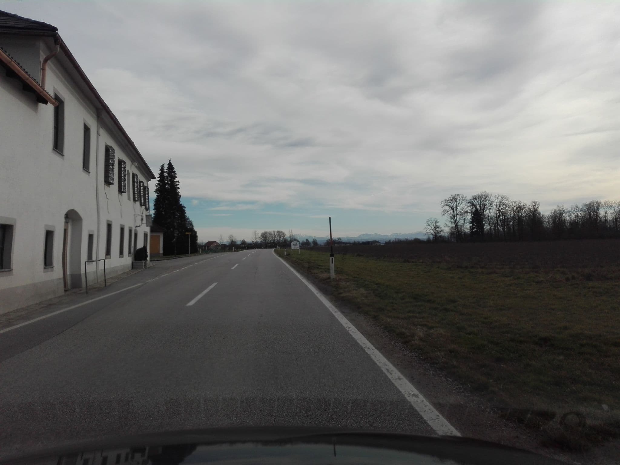 Street view near Wirt zur Laab, Naarn im Machlande — © suriv (CC BY-SA · Mapillary)