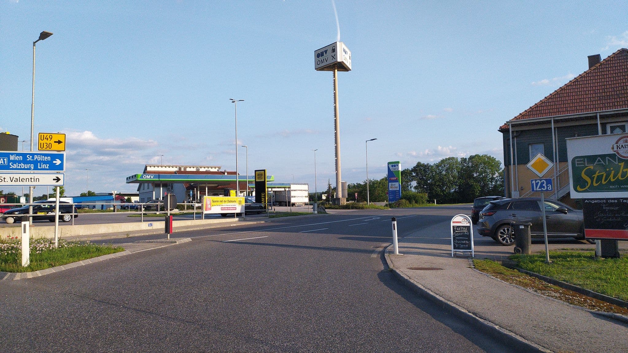 Street view near Gaststüberl Sternart-Peindl, Ennsdorf — © suriv (CC BY-SA · Mapillary)