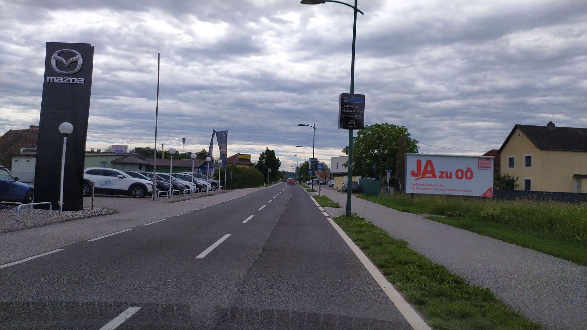 Street view near Charly´s Imbiss, Ennsdorf — © suriv (CC BY-SA · Mapillary)
