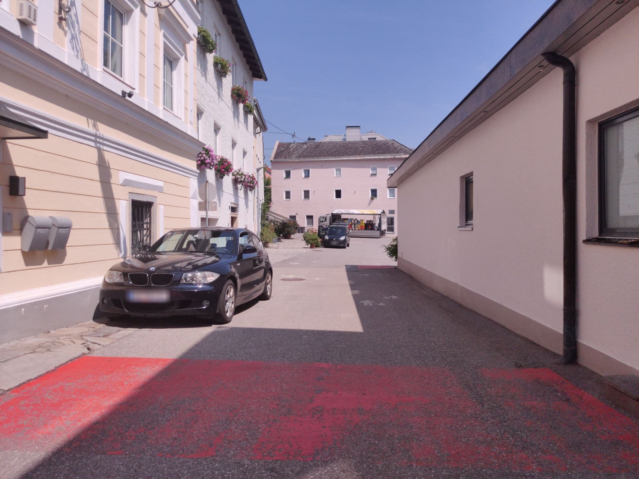 Street view near Donau.hof Ristorante / Bar Danubio, Ottensheim — © aceini (CC BY-SA · Mapillary)