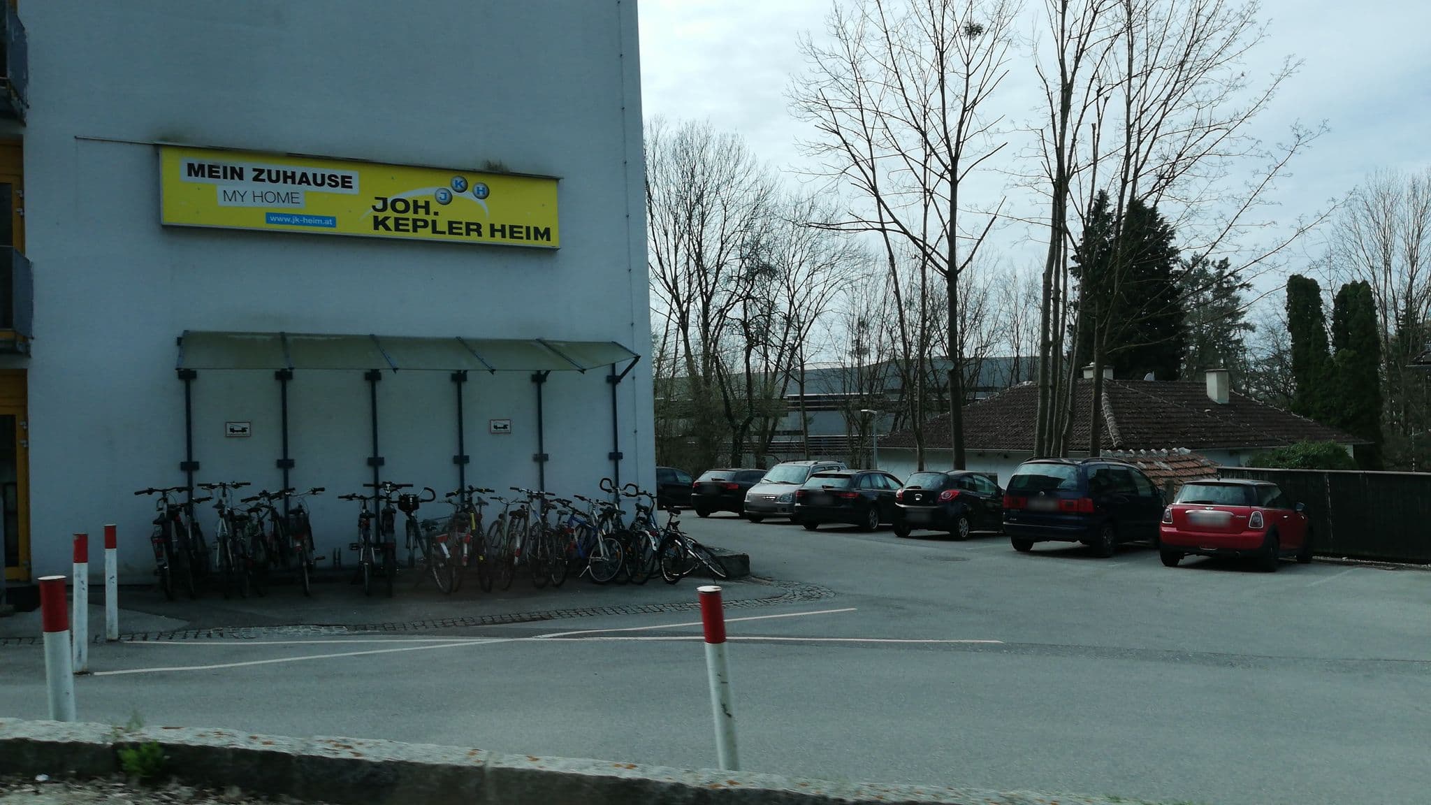 Street view near Studentenhilfsverein Linz, Plesching — © gzin (CC BY-SA · Mapillary)