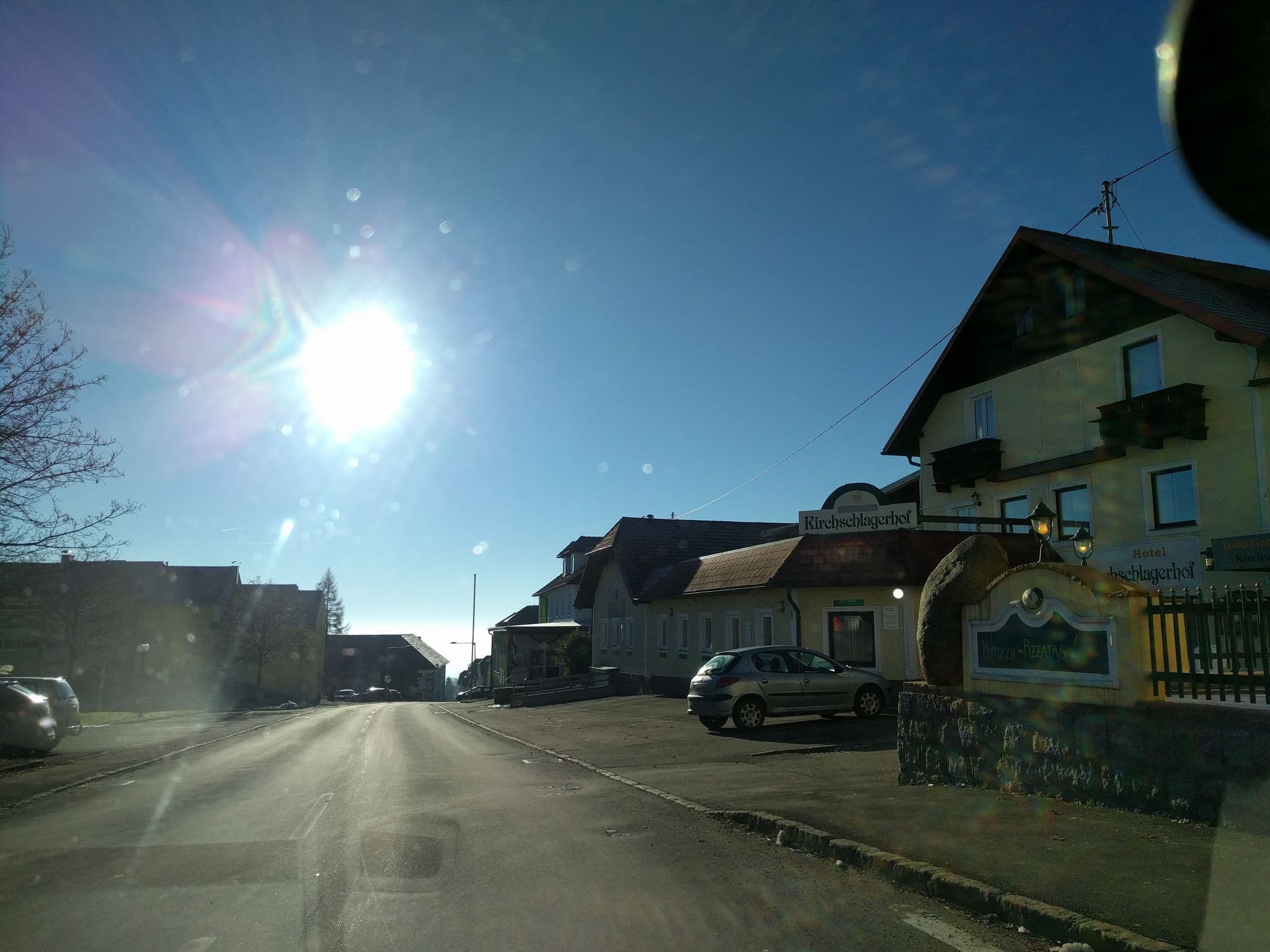 Street view near Hotel Kirchschlagerhof Fa. Sammer, Hellmonsödt — © puerki (CC BY-SA · Mapillary)