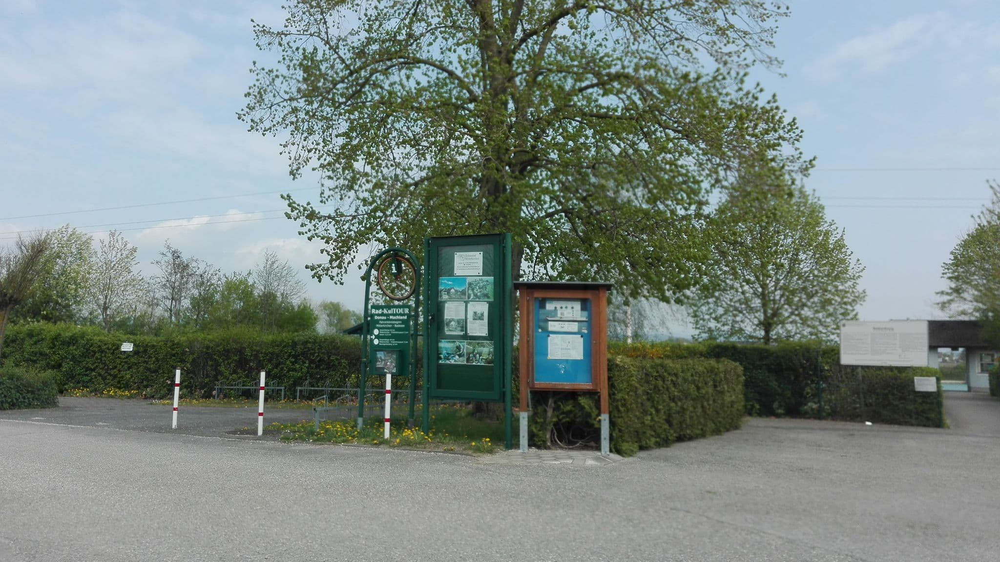 Street view near Wirt z' Langacker, Wallsee — © suriv (CC BY-SA · Mapillary)