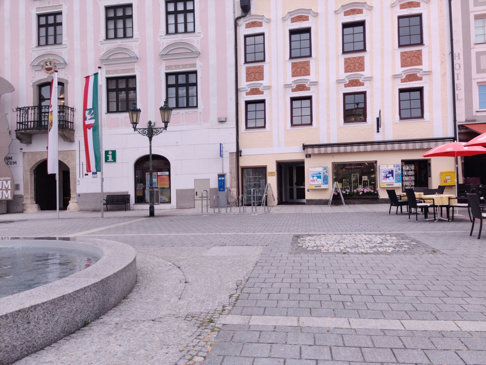 Street view near Hotel-Gasthaus z goldenen Schiff, Enns — © aceini (CC BY-SA · Mapillary)