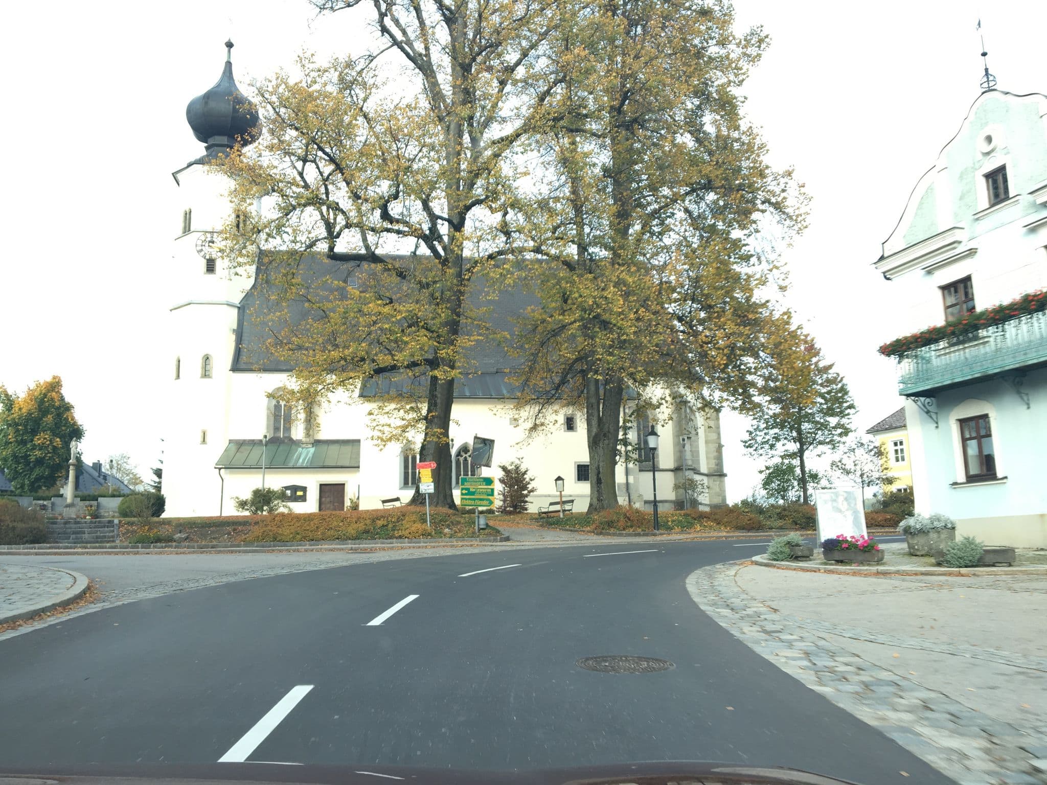 Street view near Gasthaus zur Linde, Oberneukirchen — © schobi (CC BY-SA · Mapillary)