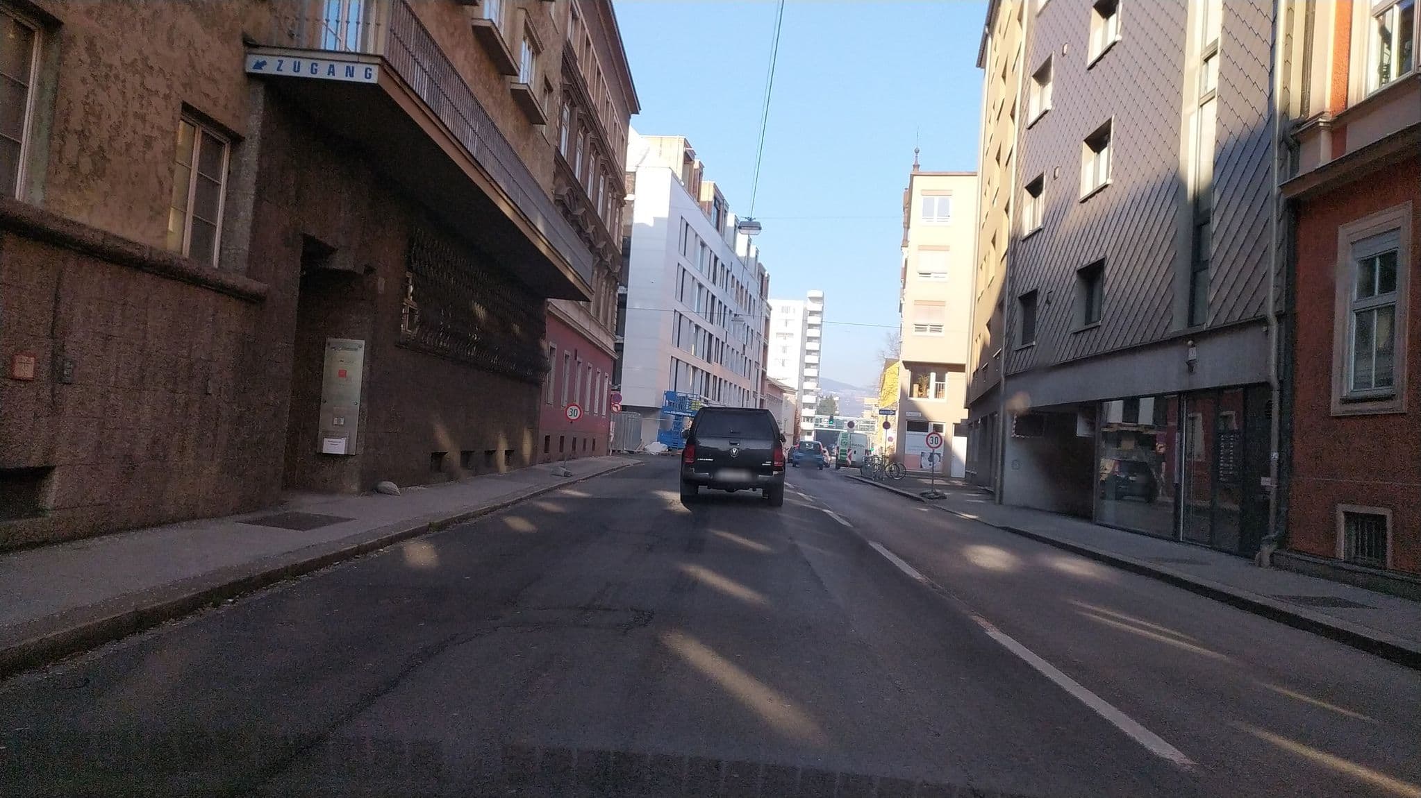 Street view near JUTEL OÖ Jugendherbergswerk Zentrale, Linz — © suriv (CC BY-SA · Mapillary)