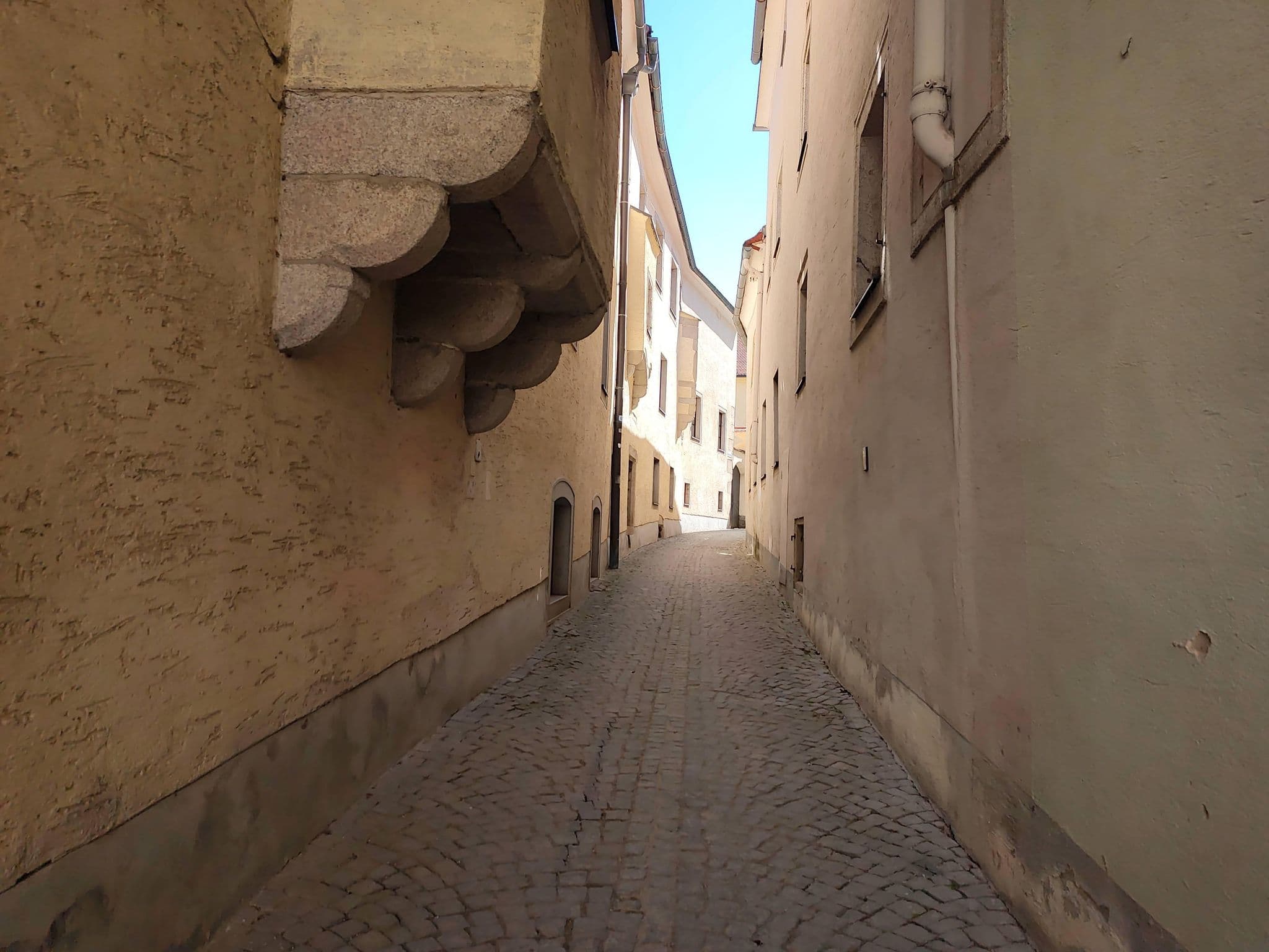 Street view near Hotel Gasthof Goldener Hirsch, Freistadt — © Duro (CC BY-SA · Mapillary)