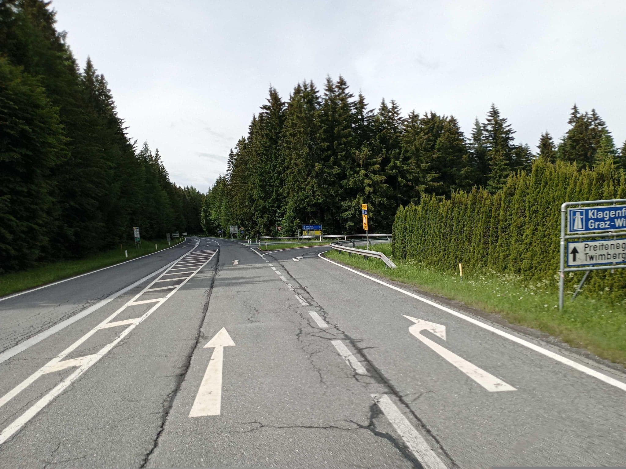 Street view near Gasthaus Packsattel, Edelschrott — © atze02 (CC BY-SA · Mapillary)
