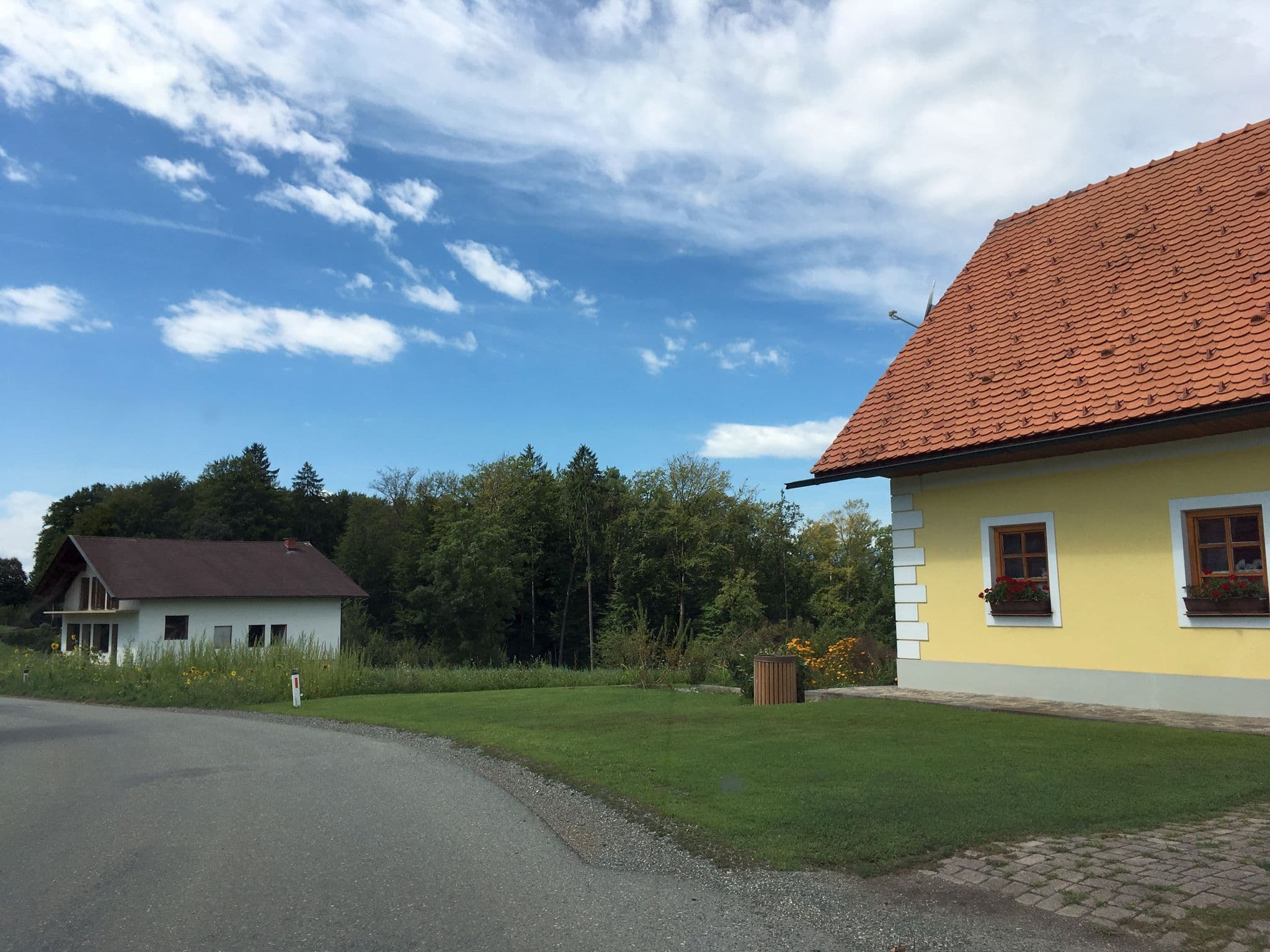 Street view near Gästehaus Schönegger, Gleinstätten — © istefanos (CC BY-SA · Mapillary)