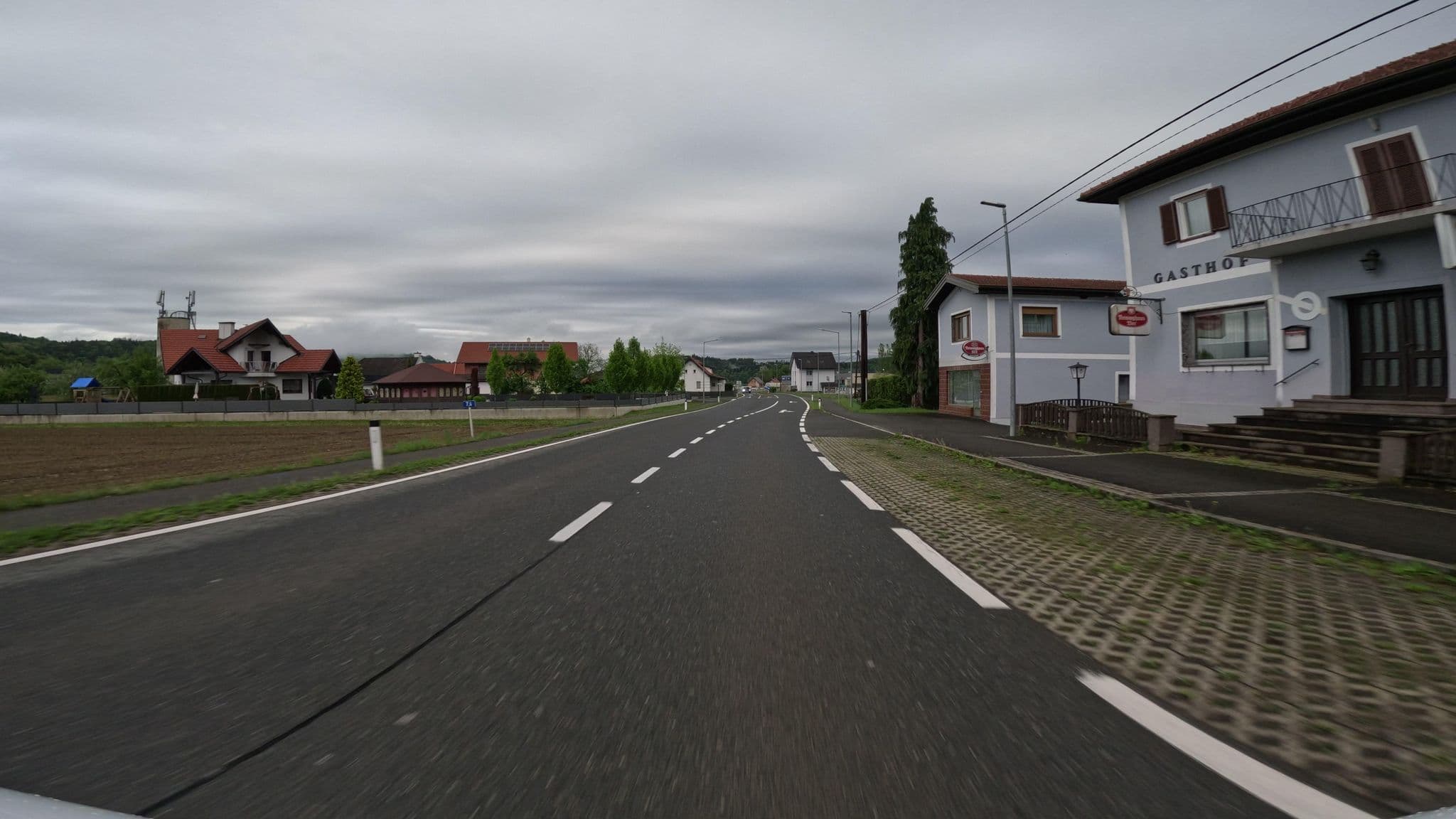 Street view near Gasthaus Wellas, Heimschuh — © djpixel (CC BY-SA · Mapillary)