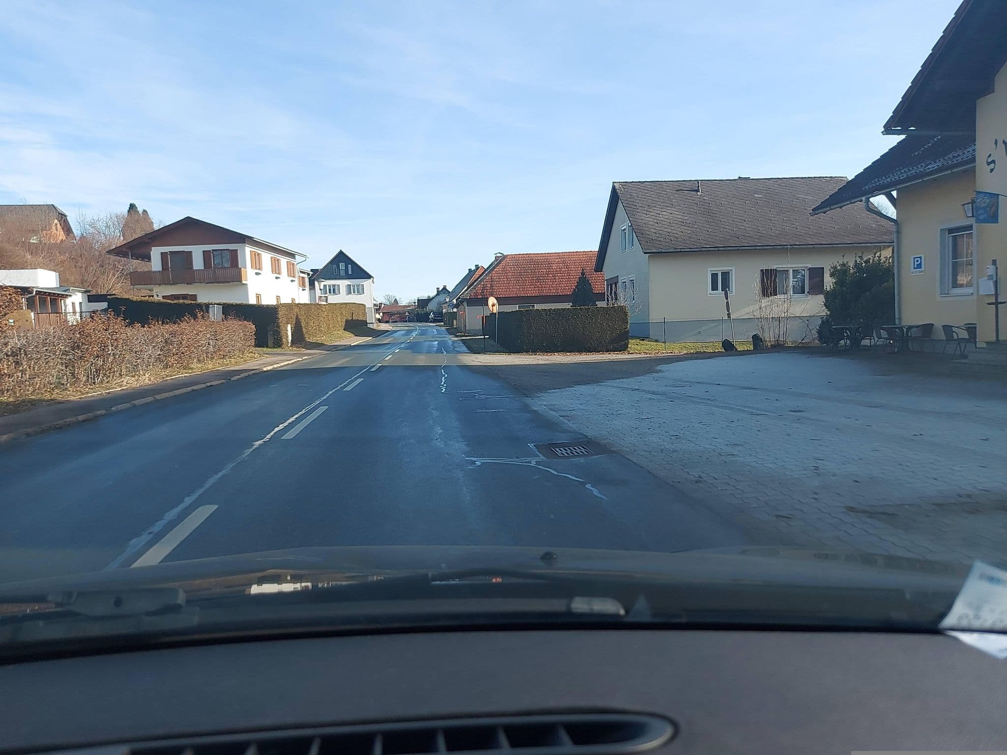 Street view near Gasthaus s'Mariandl, Werndorf — © mik007 (CC BY-SA · Mapillary)