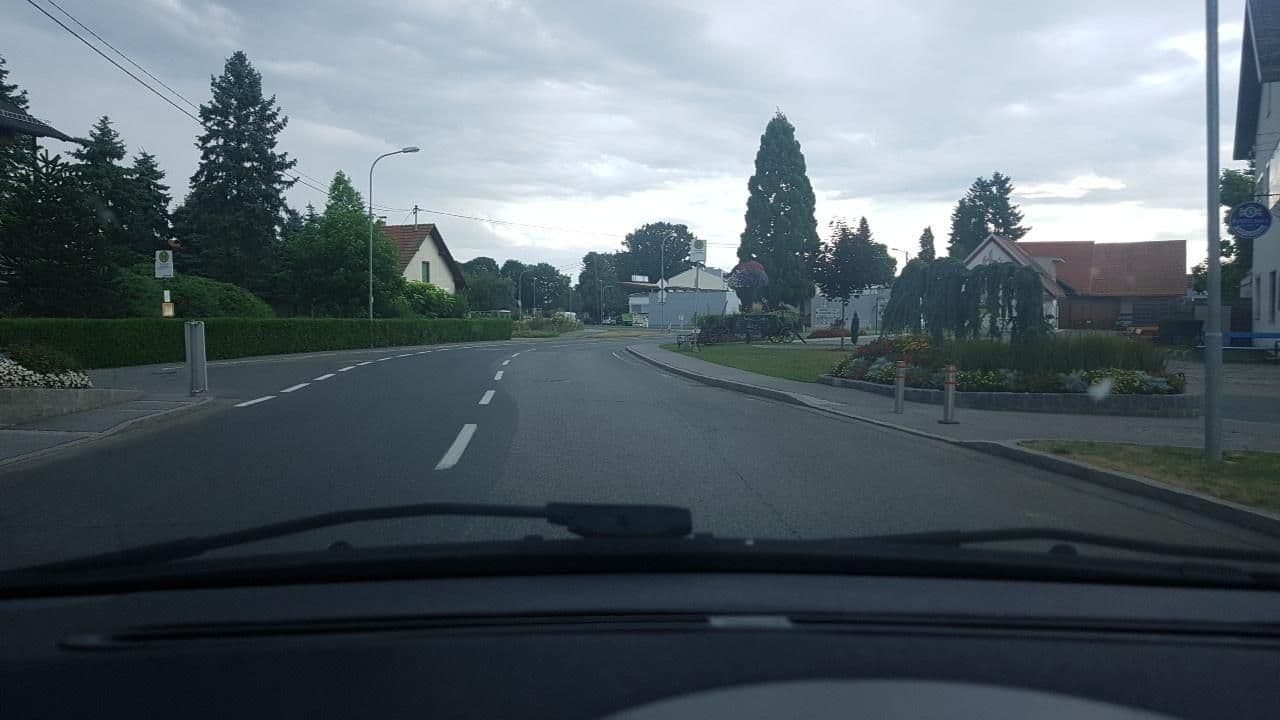 Street view near Wundschuherhof, Werndorf — © mik007 (CC BY-SA · Mapillary)