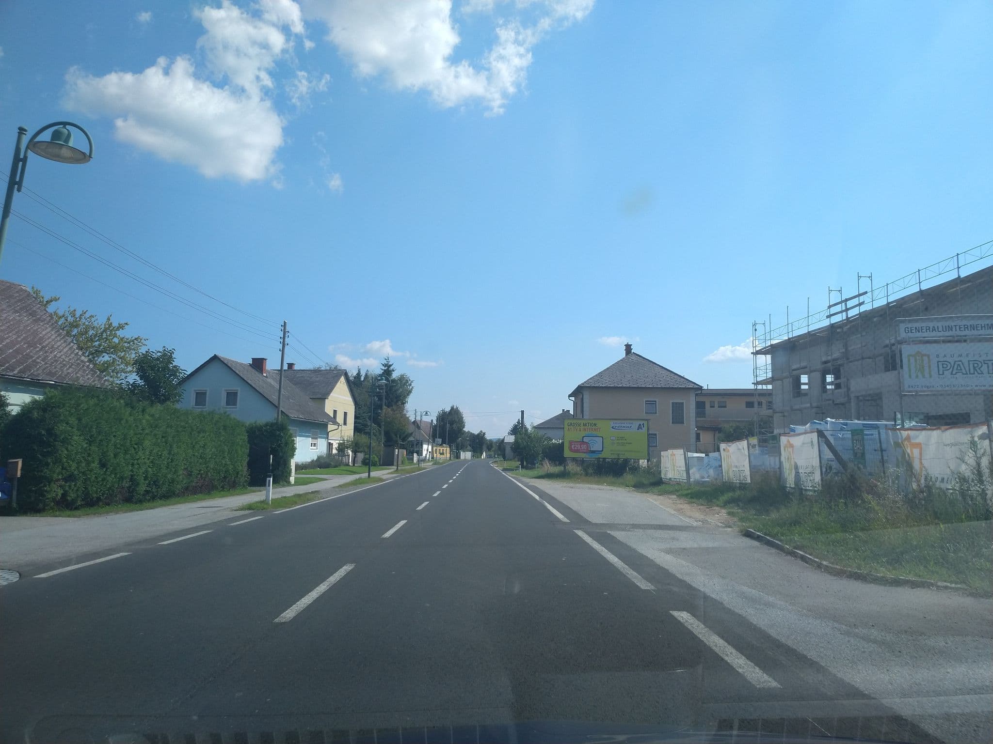 Street view near Heinrich Ploder, Leitring — © djpixel (CC BY-SA · Mapillary)