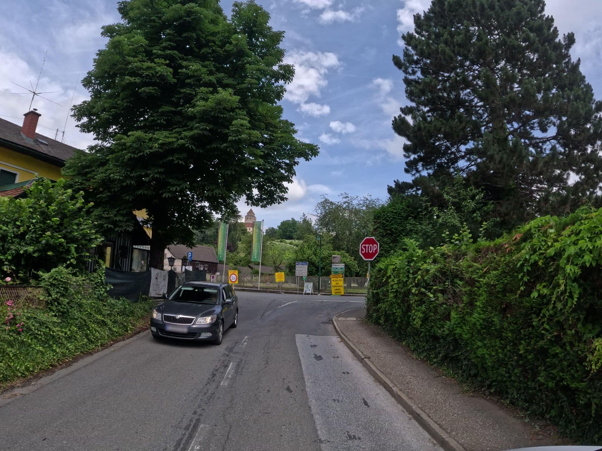 Street view near Gasthaus Köstenbauer, Ehrenhausen — © djpixel (CC BY-SA · Mapillary)