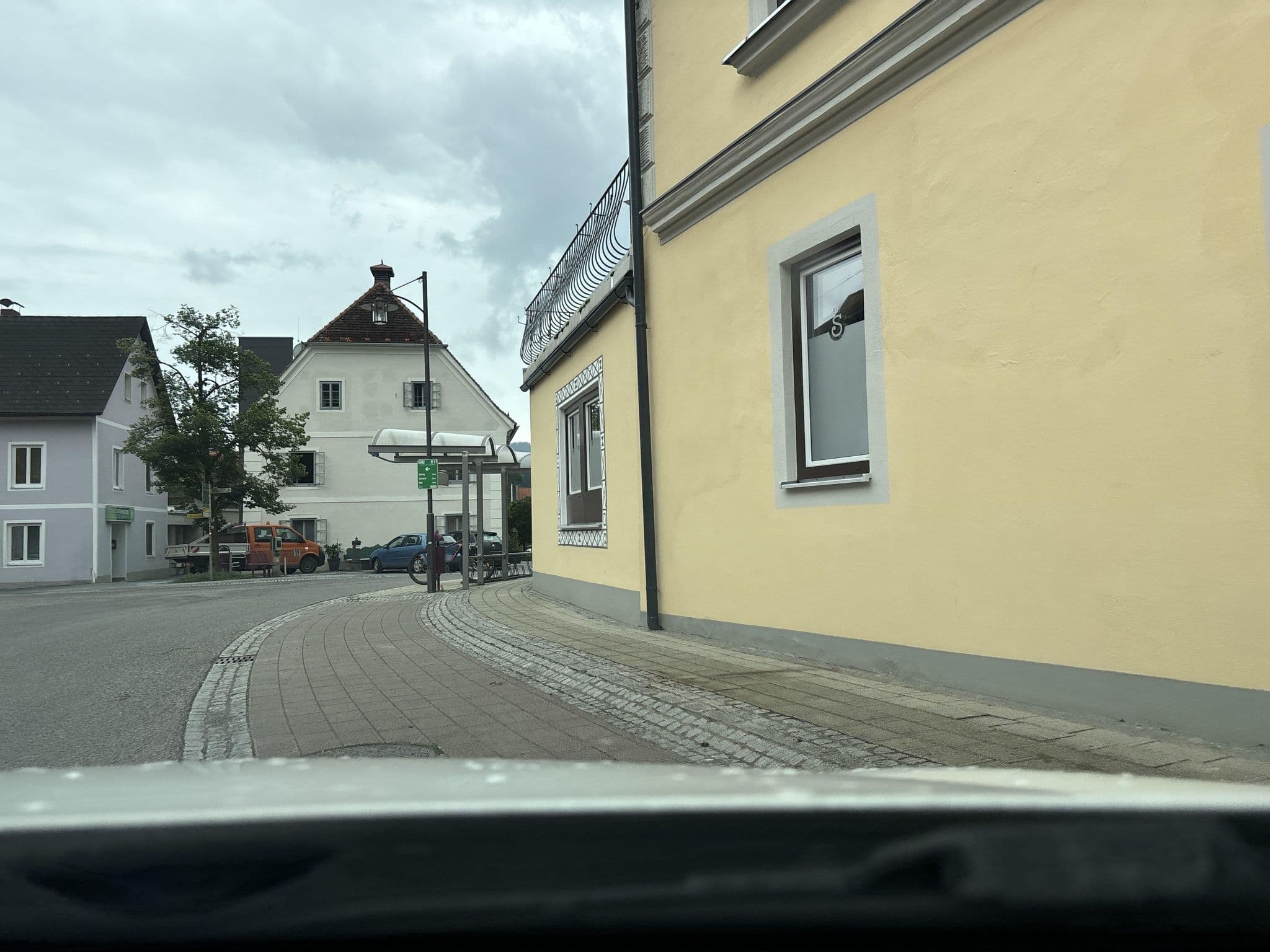 Street view near Der Schrenk - Wirtshaus, Passail — © Bianca_Luger (CC BY-SA · Mapillary)