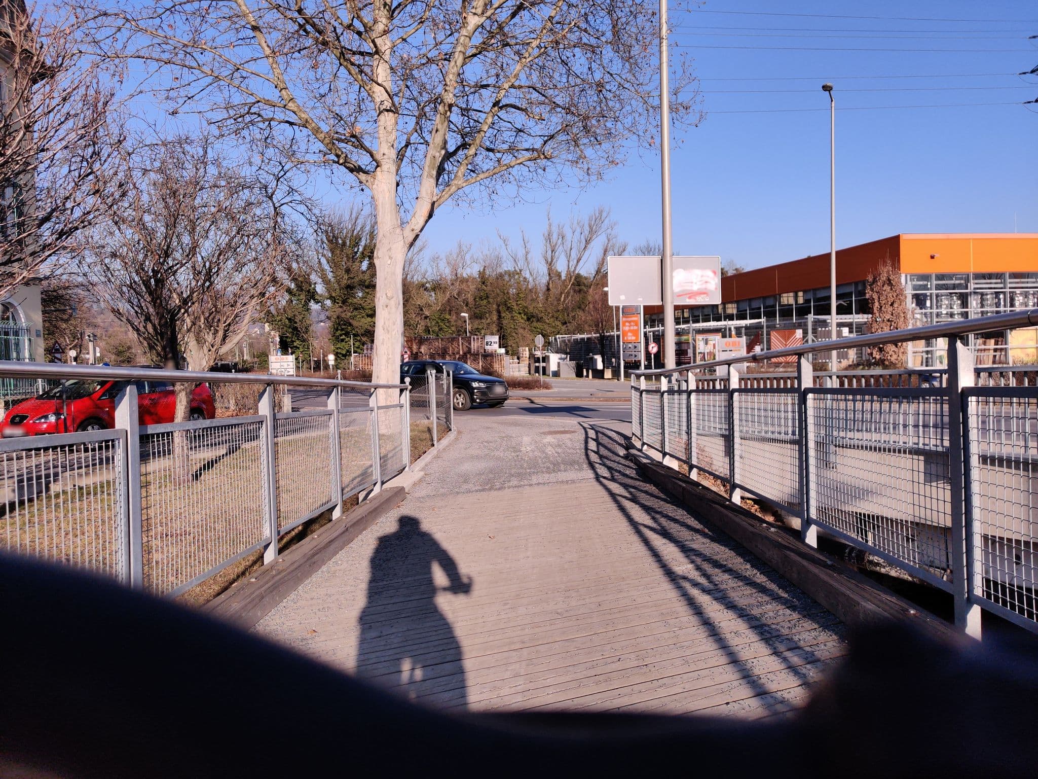 Street view near Krenn Gastronomie GmbH, Gösting — © aceini (CC BY-SA · Mapillary)