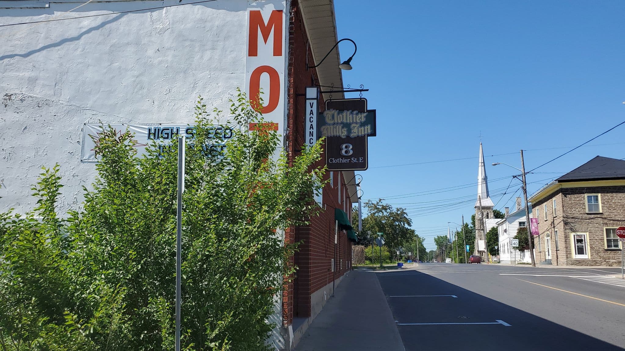 Street view near Clothier Mills Inn, Osgoode — © rps333 (CC BY-SA · Mapillary)