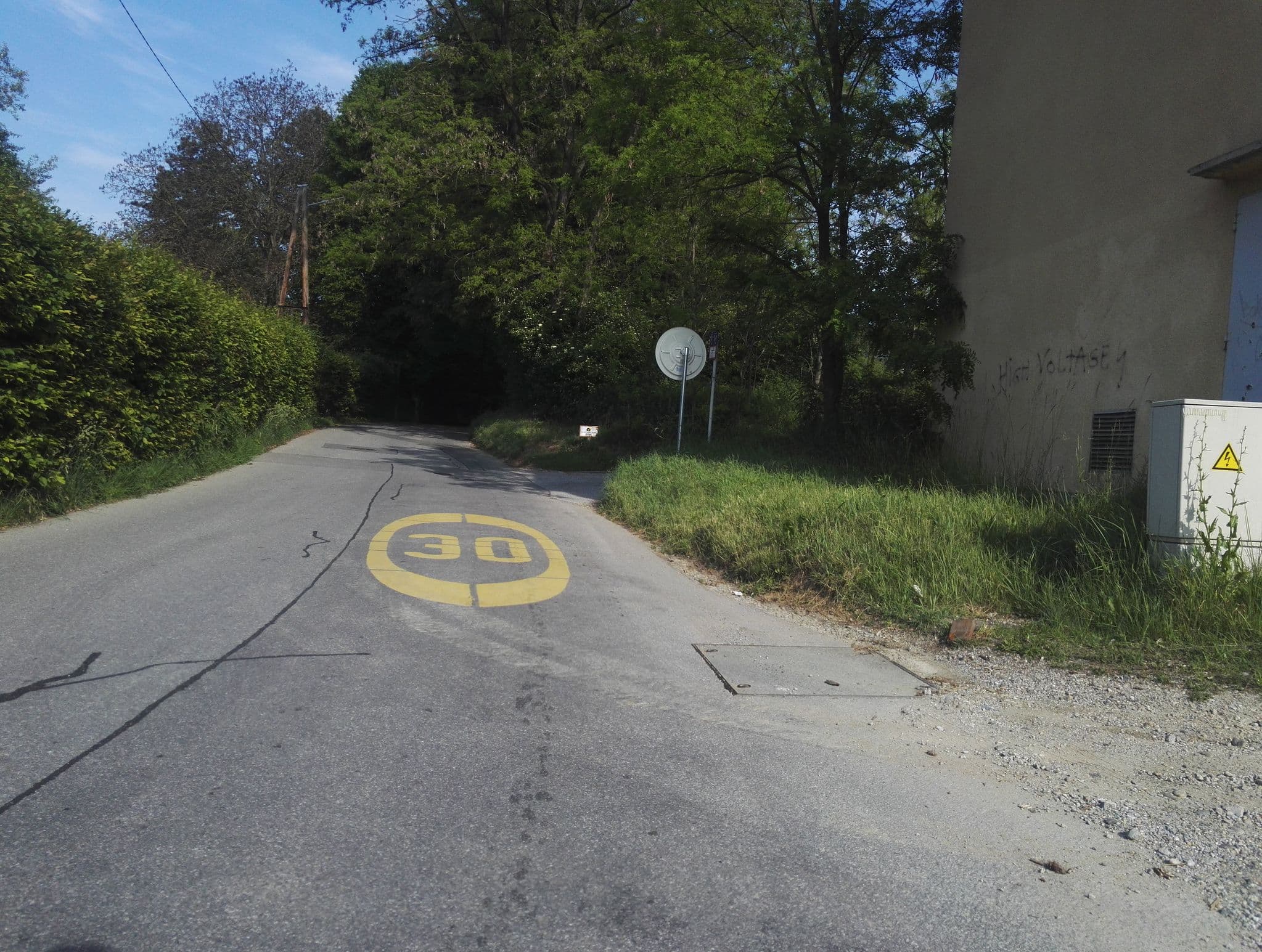 Street view near Gasthaus Zum Höchwirt G. Feiertag, Andritz — © aceini (CC BY-SA · Mapillary)