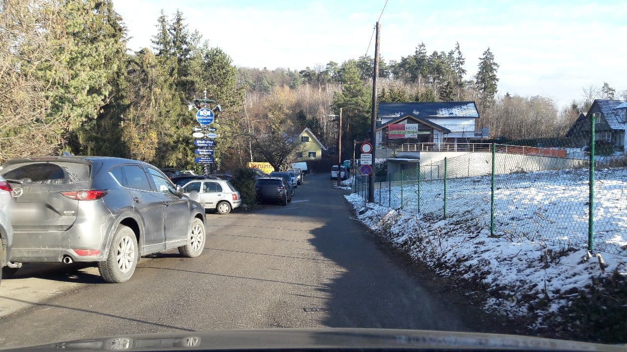 Street view near Hans Mauracher Schlossl, Mariatrost — © ulackner (CC BY-SA · Mapillary)