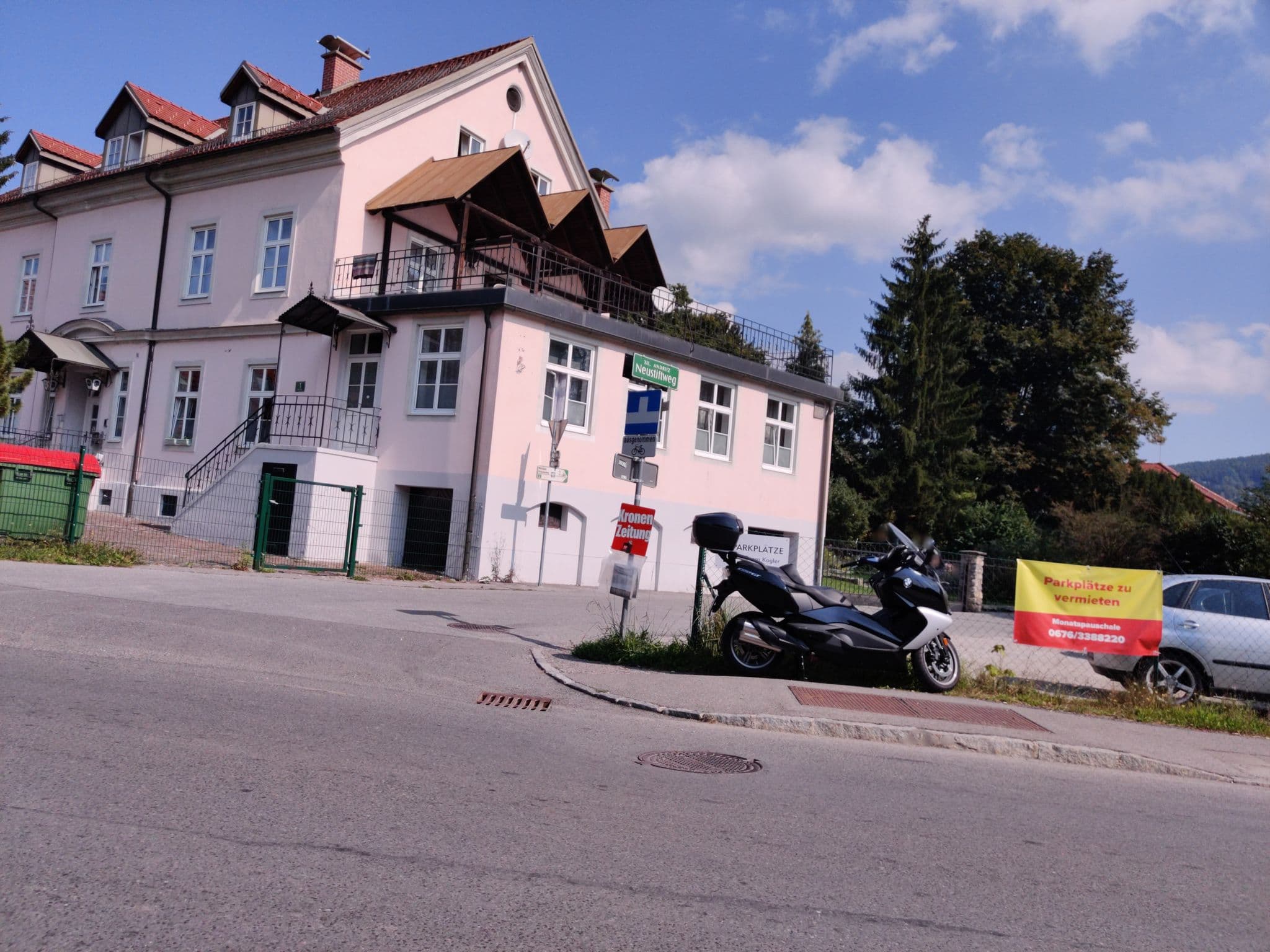 Street view near Landhaus Eckhard, Andritz — © aceini (CC BY-SA · Mapillary)