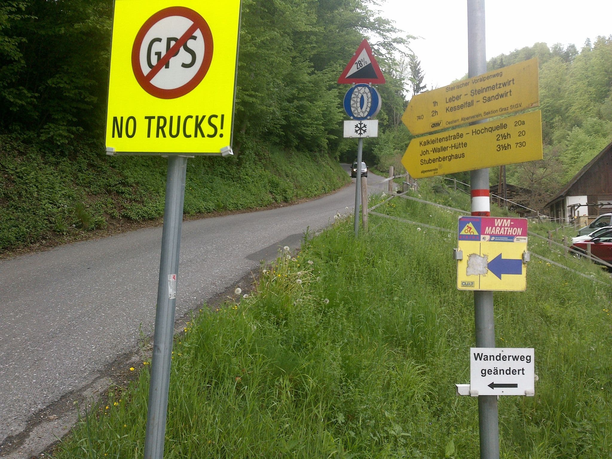 Street view near Landhaus Restaurant Larcherl, Andritz — © rogrue (CC BY-SA · Mapillary)