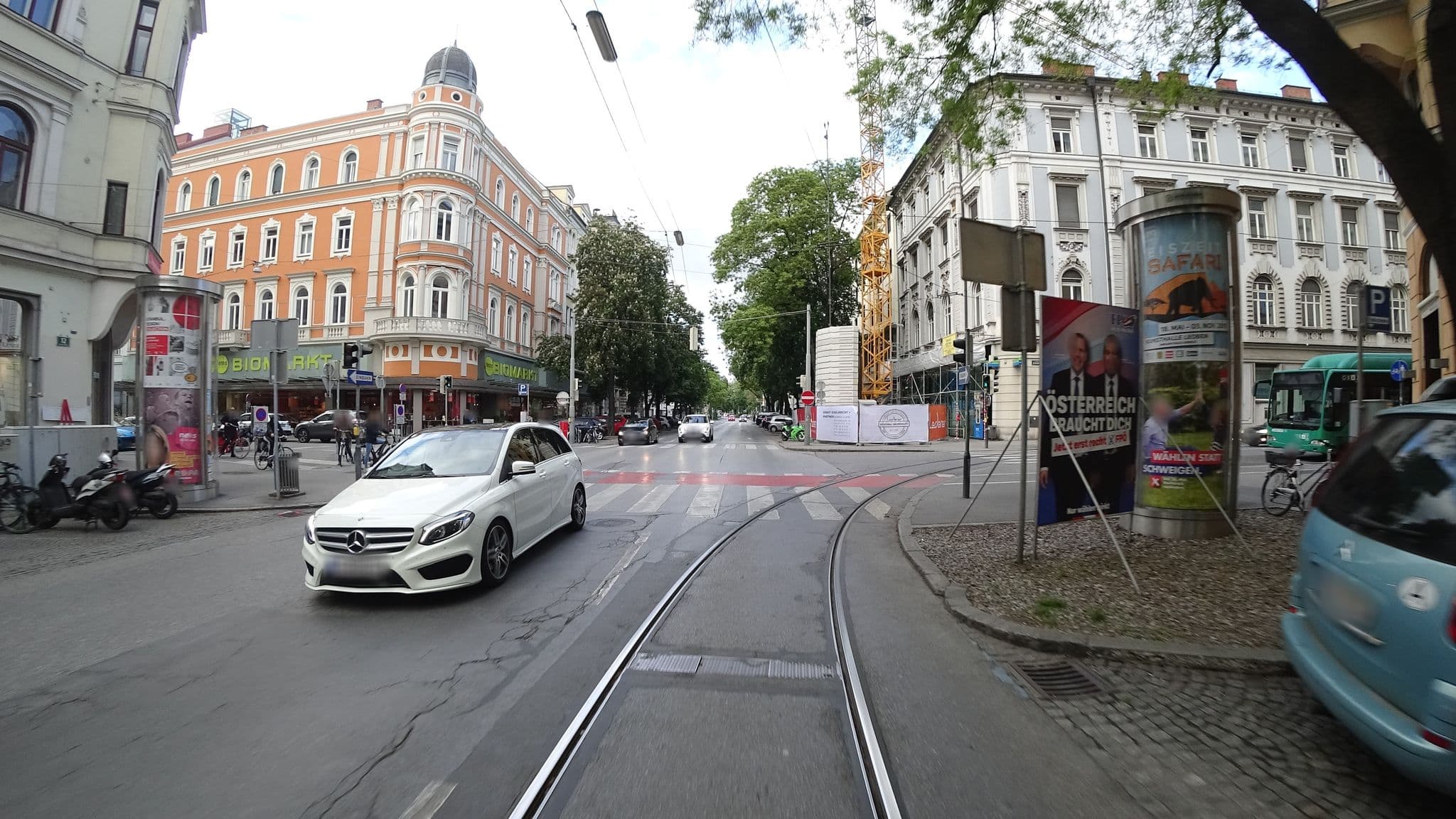 Street view near old citycenter appartement, Graz — © mapbench (CC BY-SA · Mapillary)