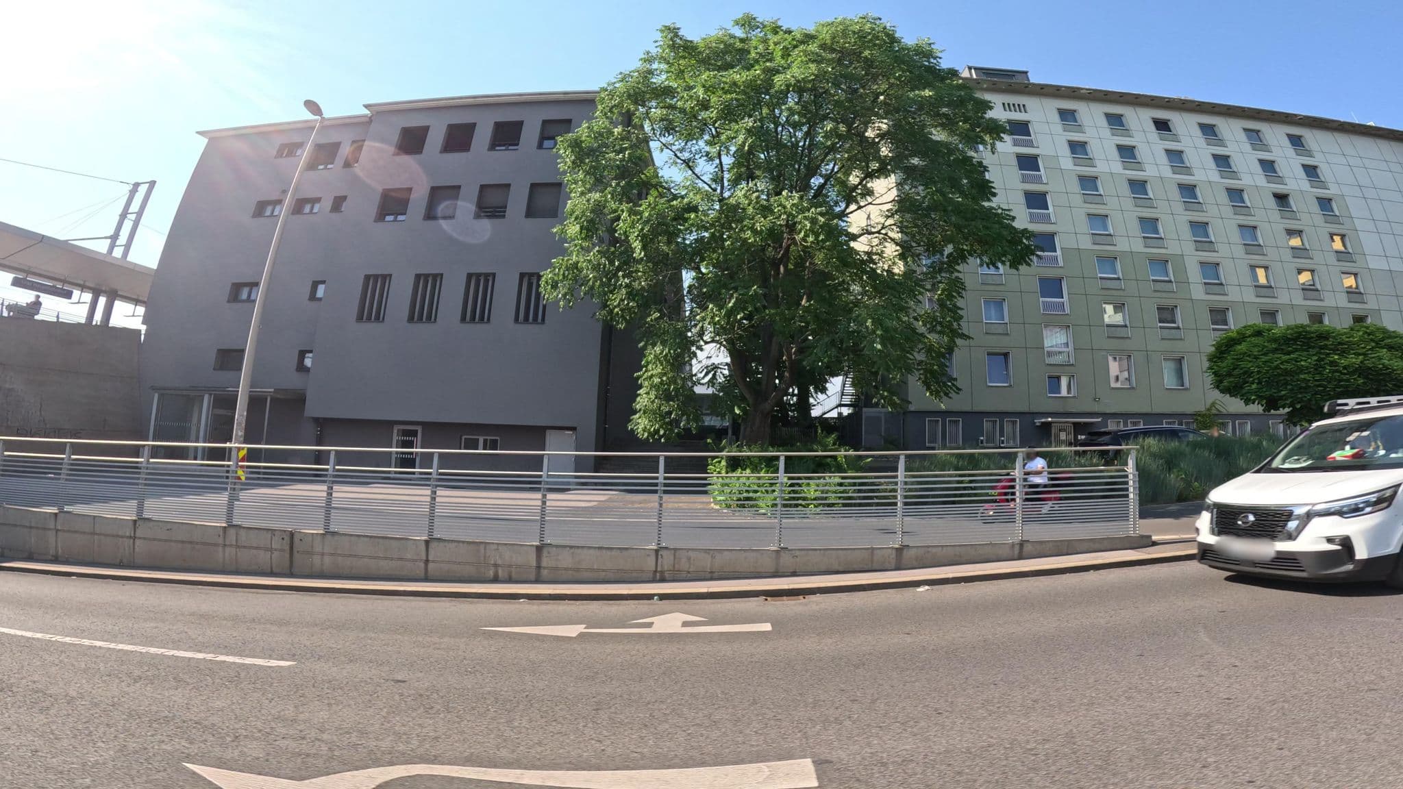 Street view near Weitzer - Hotels Betriebsgesellschaft m.b.H., Gries — © djpixel (CC BY-SA · Mapillary)