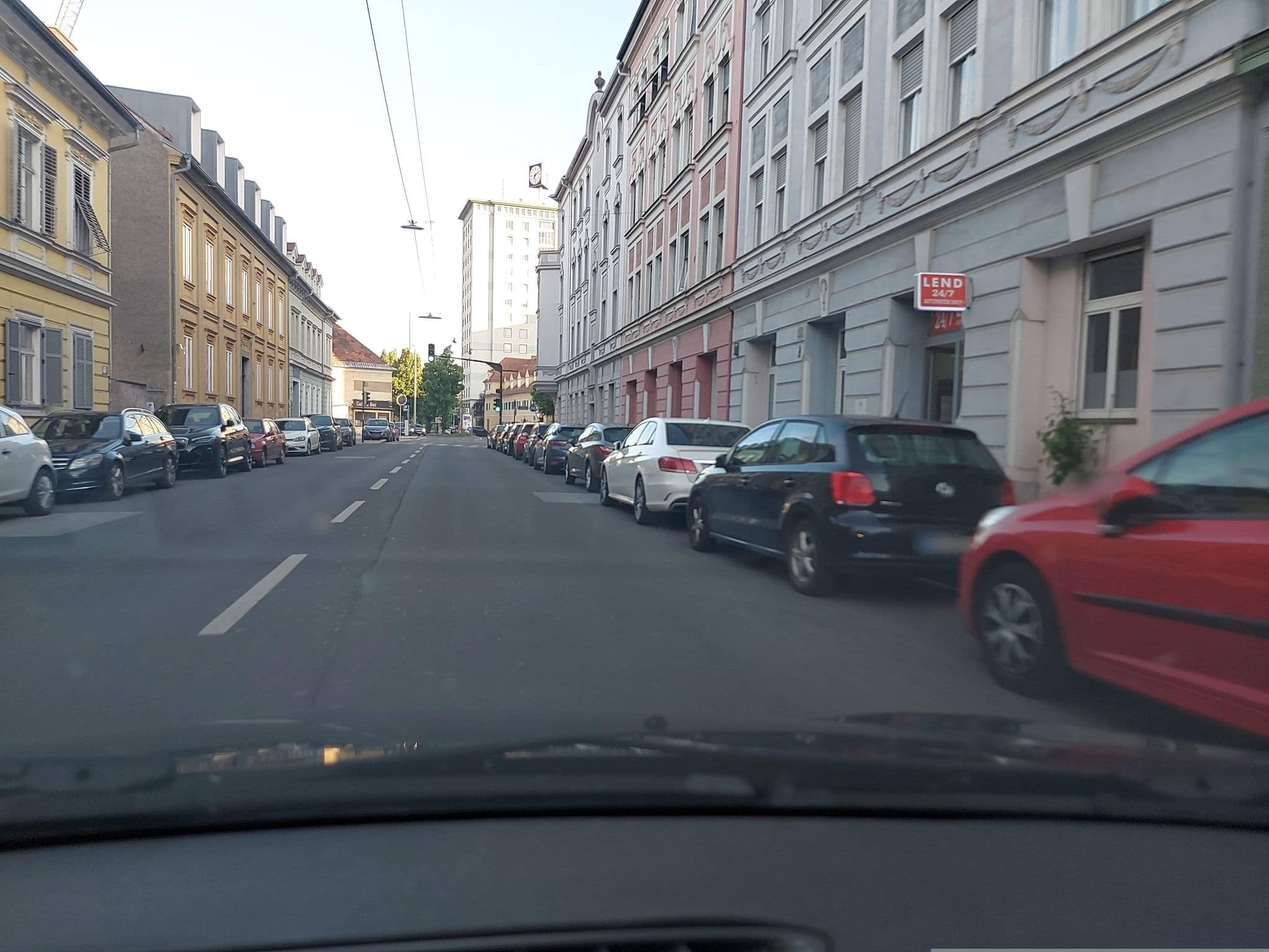 Street view near Zentrales & modernes City-Apartment, Lend — © mik007 (CC BY-SA · Mapillary)