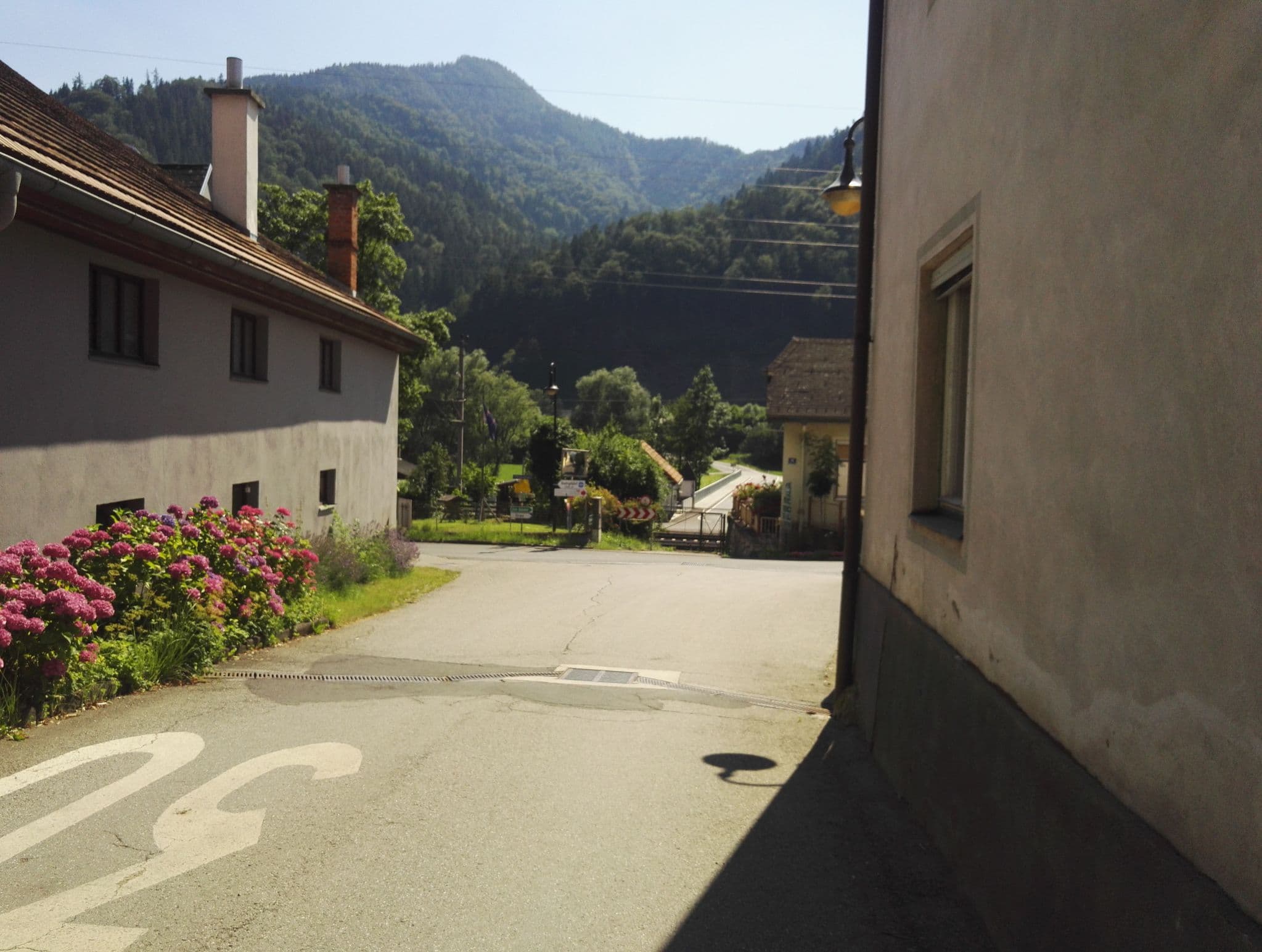 Street view near Brigitta Schönbacher, Frohnleiten — © aceini (CC BY-SA · Mapillary)