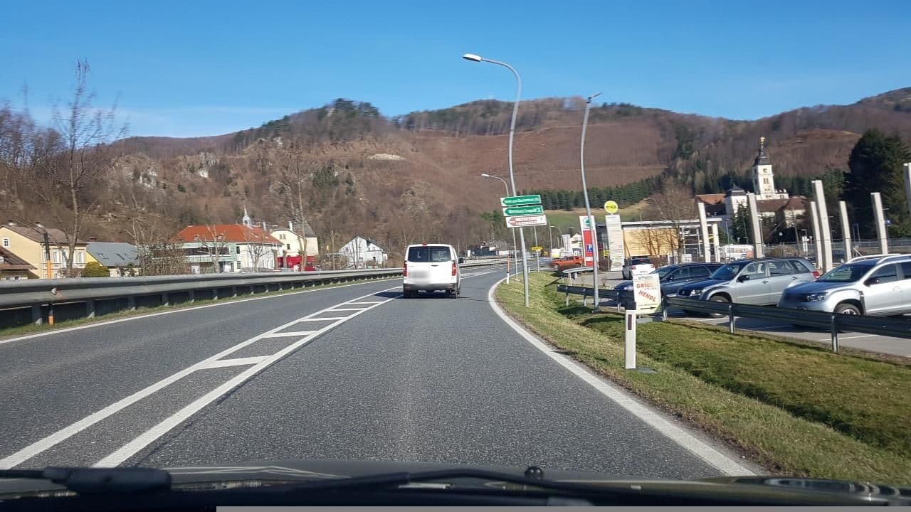 Street view near Gästehaus Erna, Traisen — © mik007 (CC BY-SA · Mapillary)