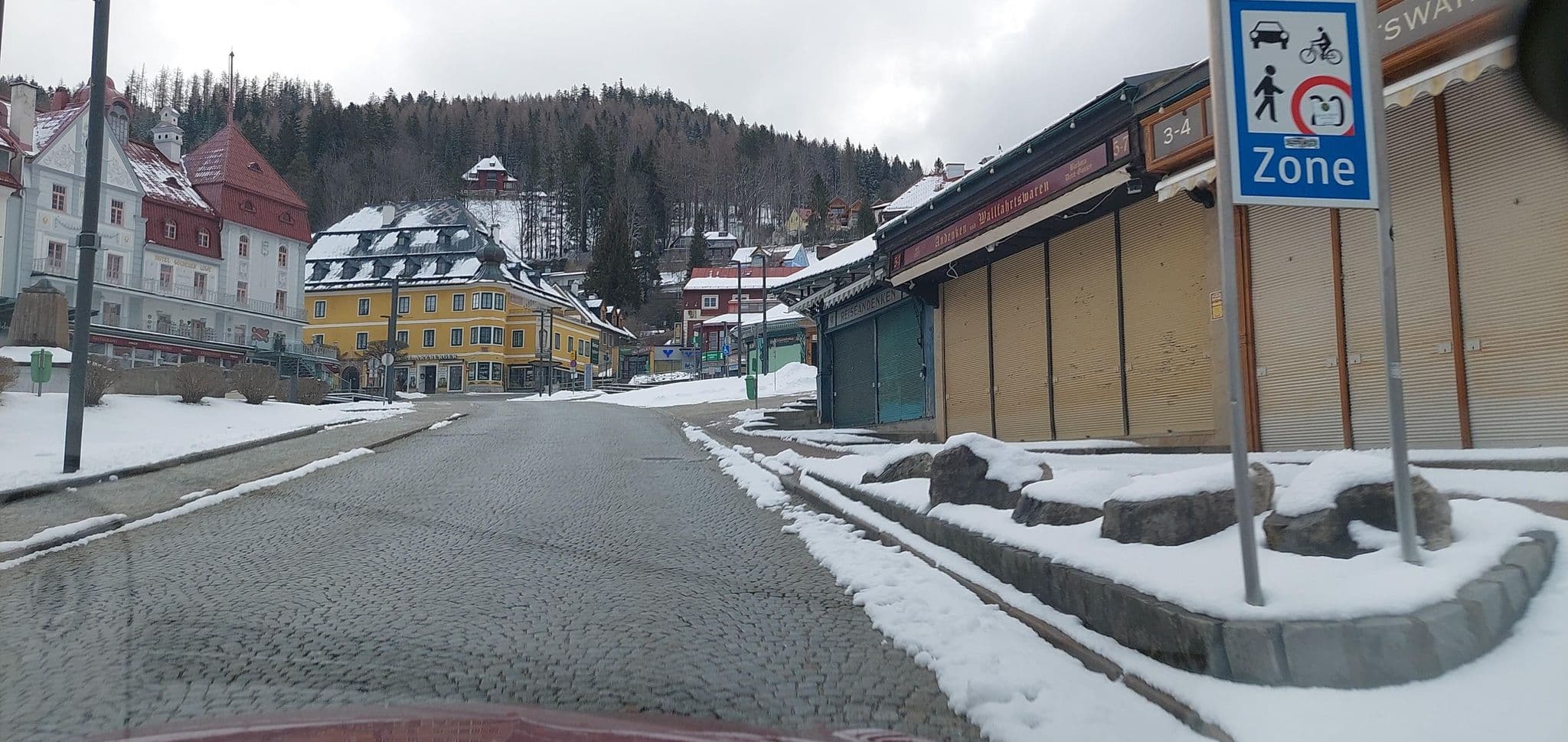Street view near Bezirksgericht Mariazell Zelle 4, Mariazell — © gzin (CC BY-SA · Mapillary)